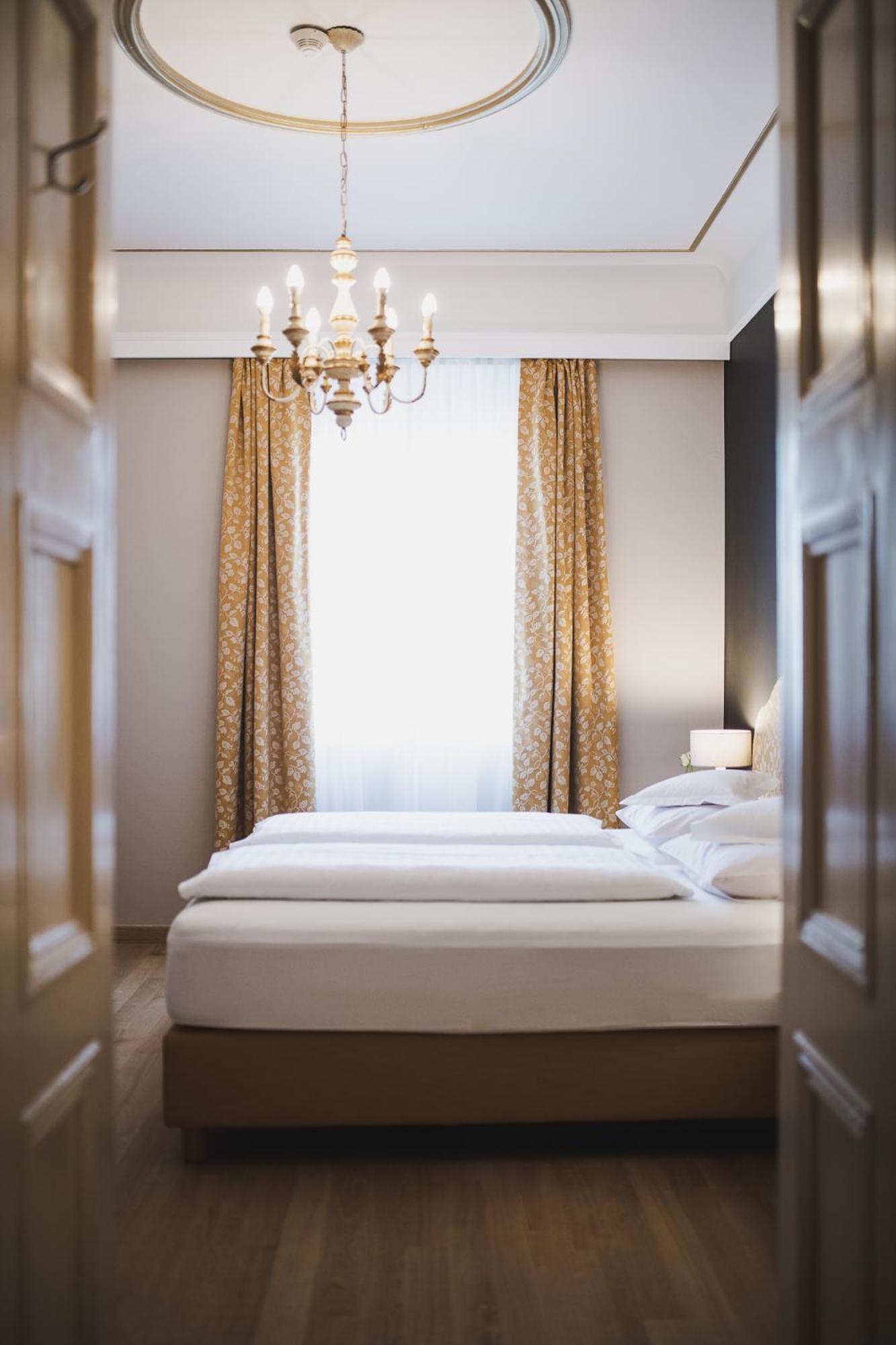 Standard Double Room - Photo 5