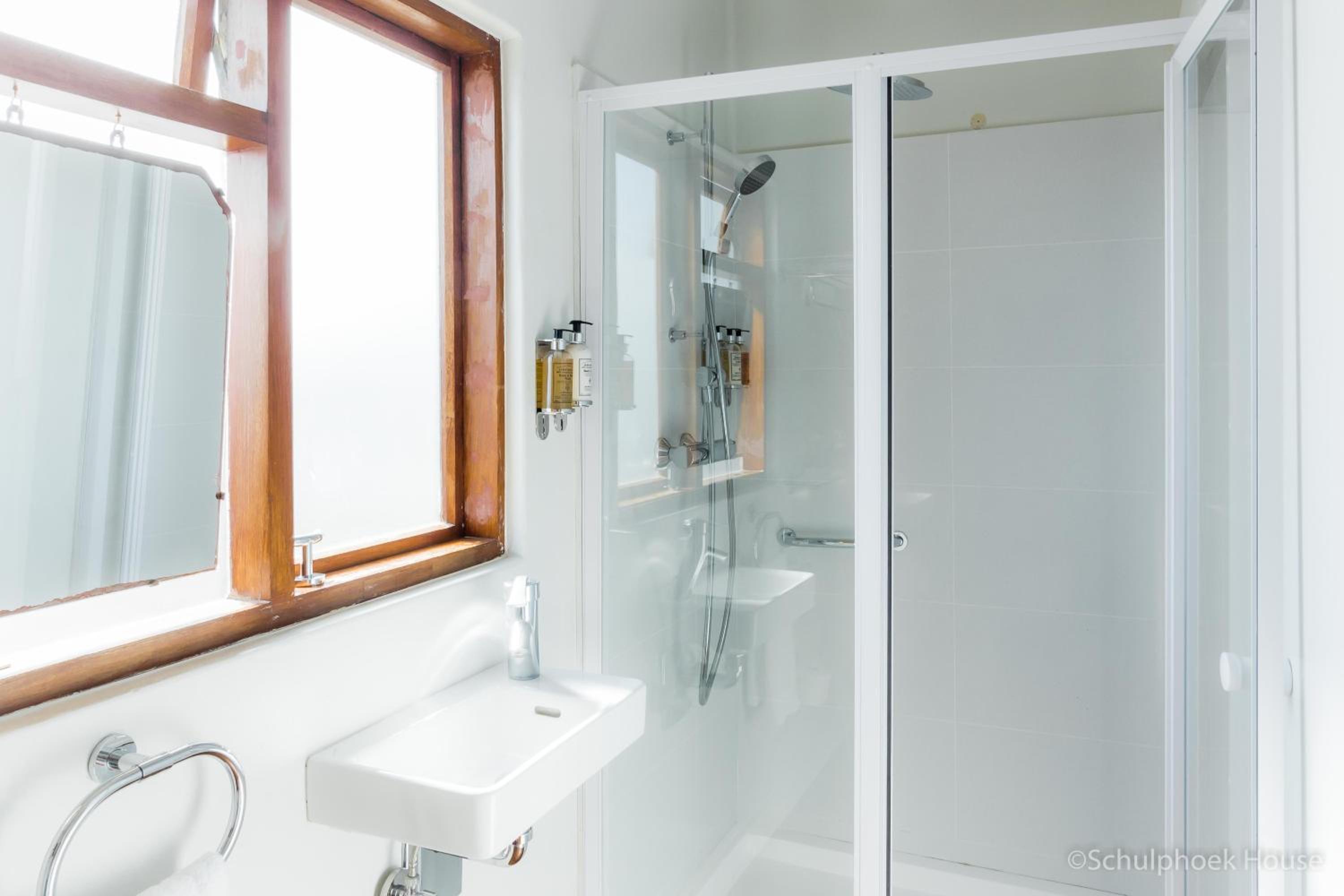 Superior Triple Room with Sea View - Photo 4