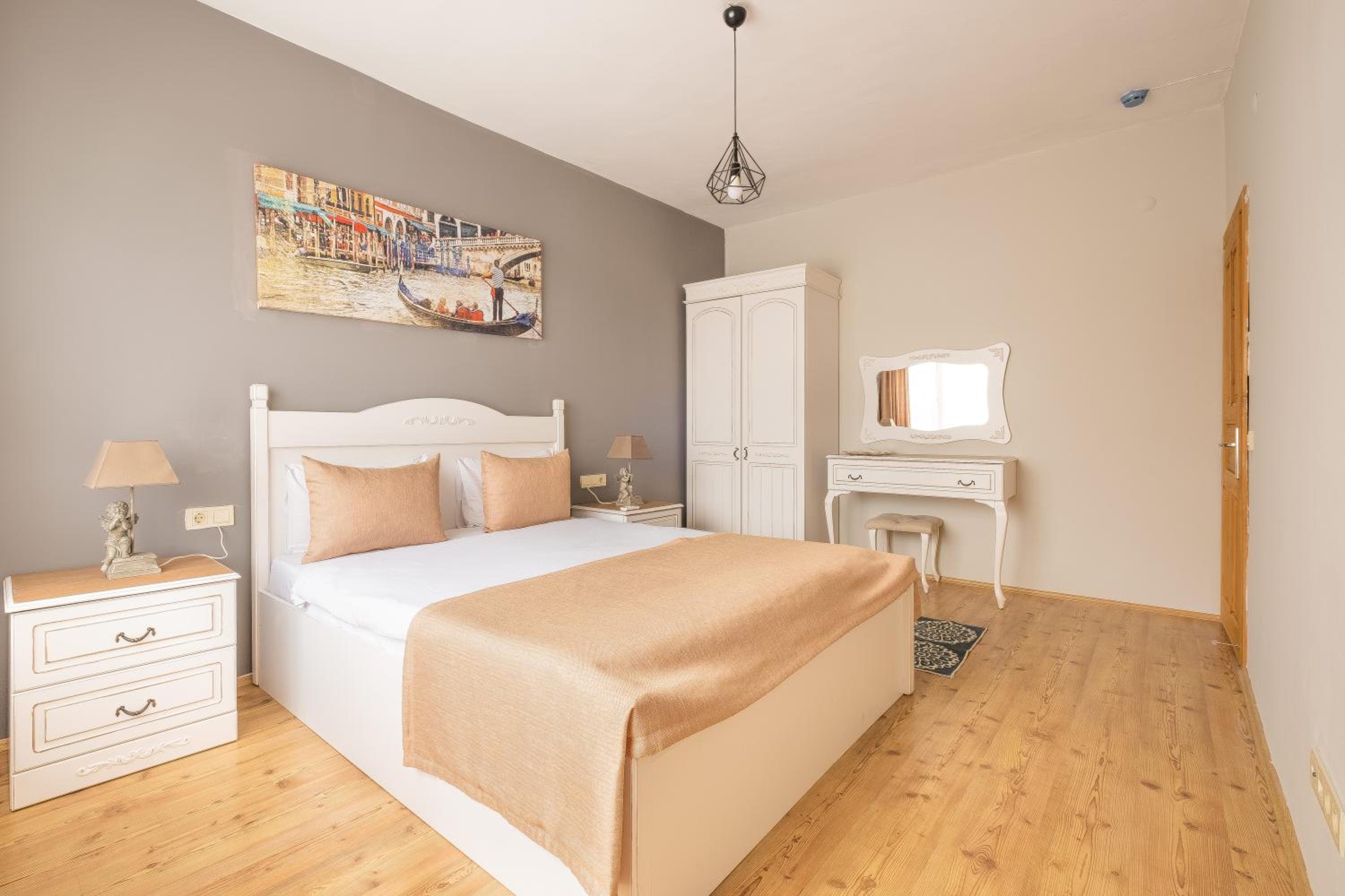 Deluxe Large Apartment
