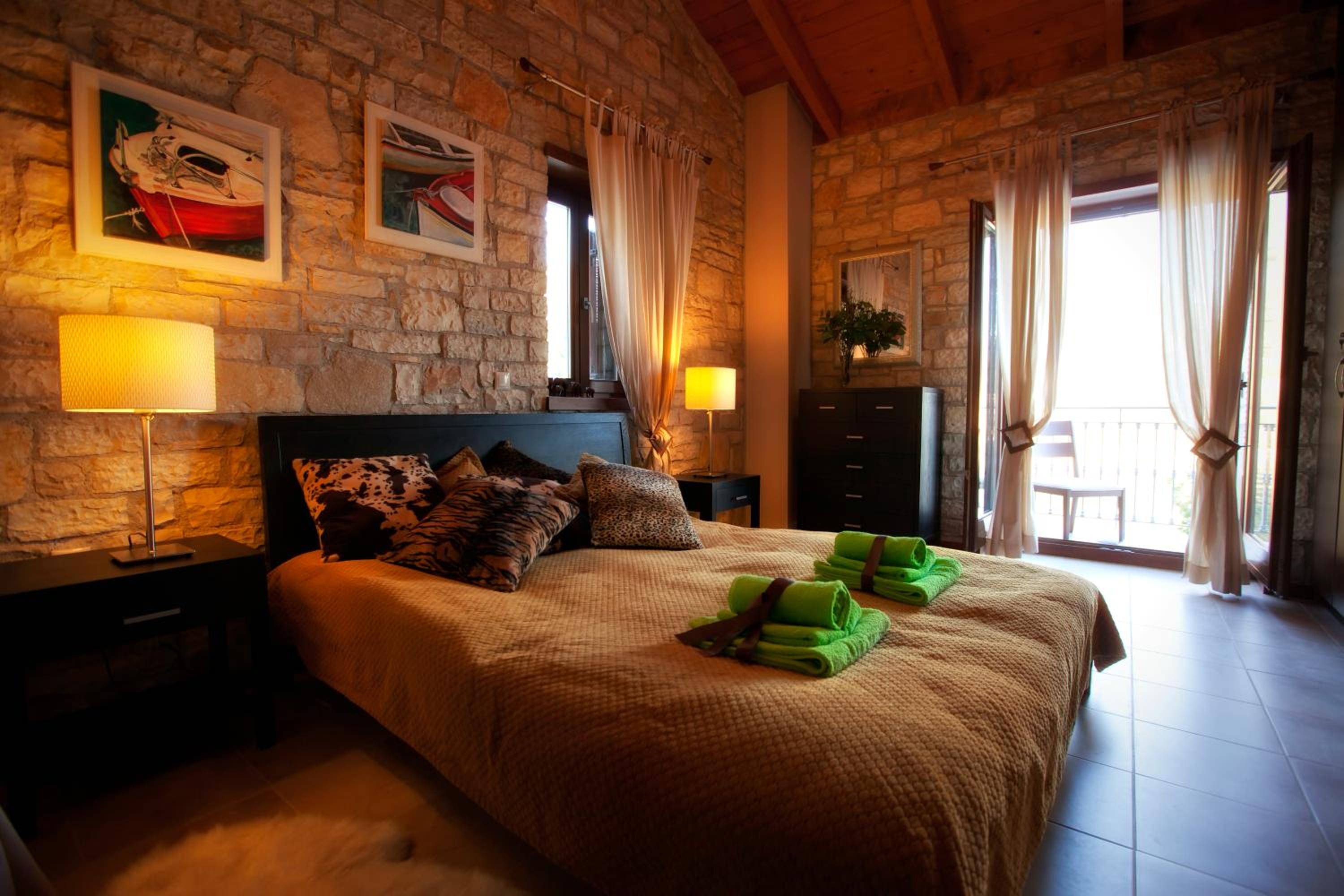 Two-Bedroom House photo 3