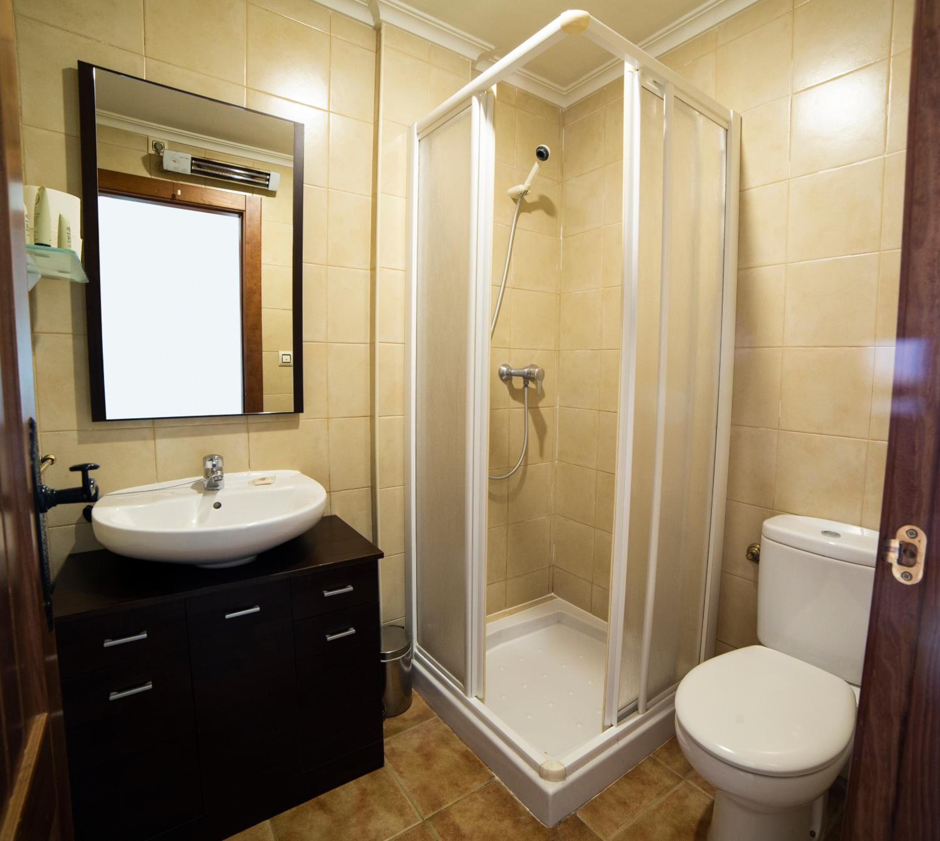 One-Bedroom House - Photo 4