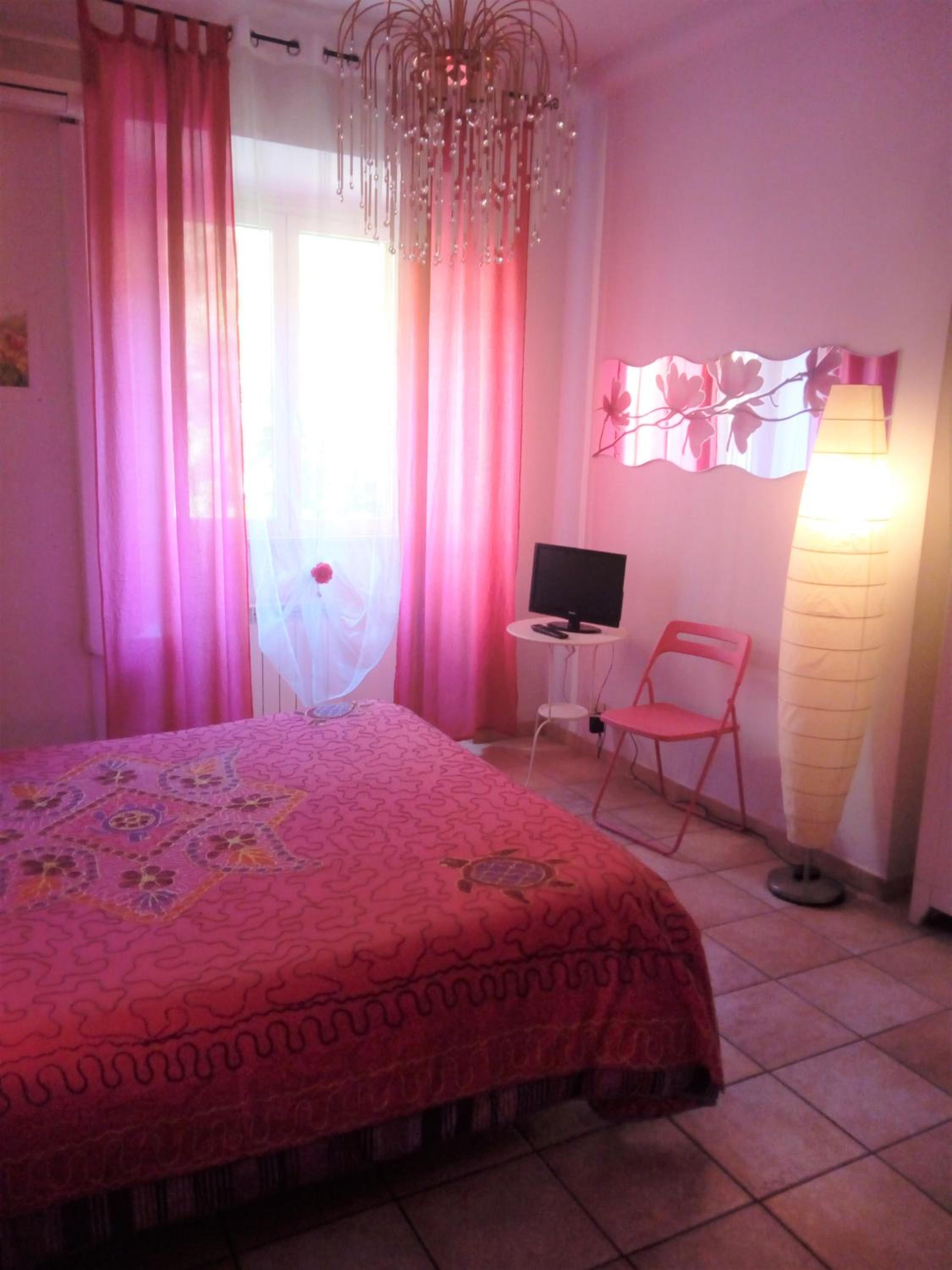 Double or Twin Room with Shared Bathroom photo 2