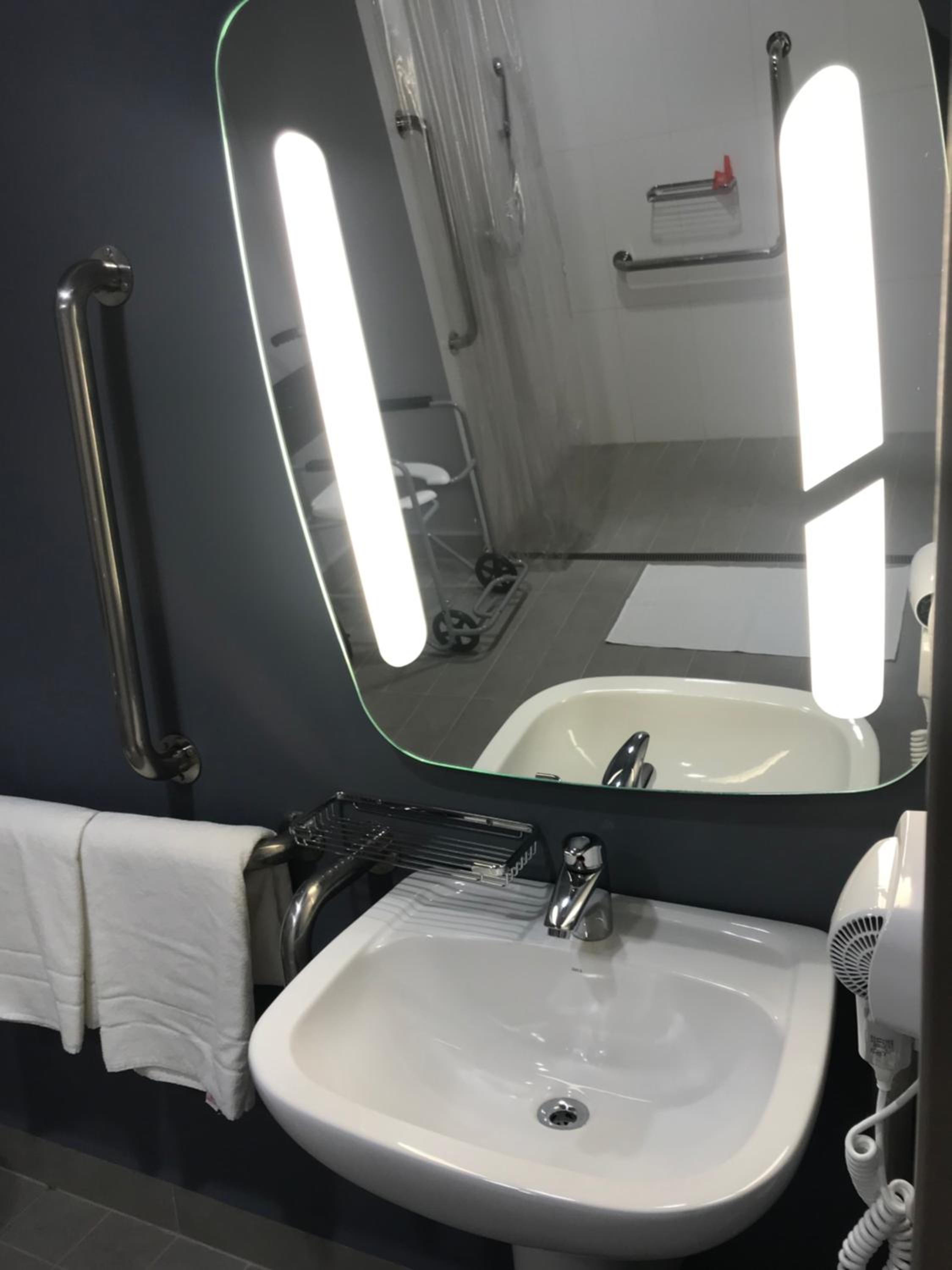 Double Room - Disability Access - Photo 2