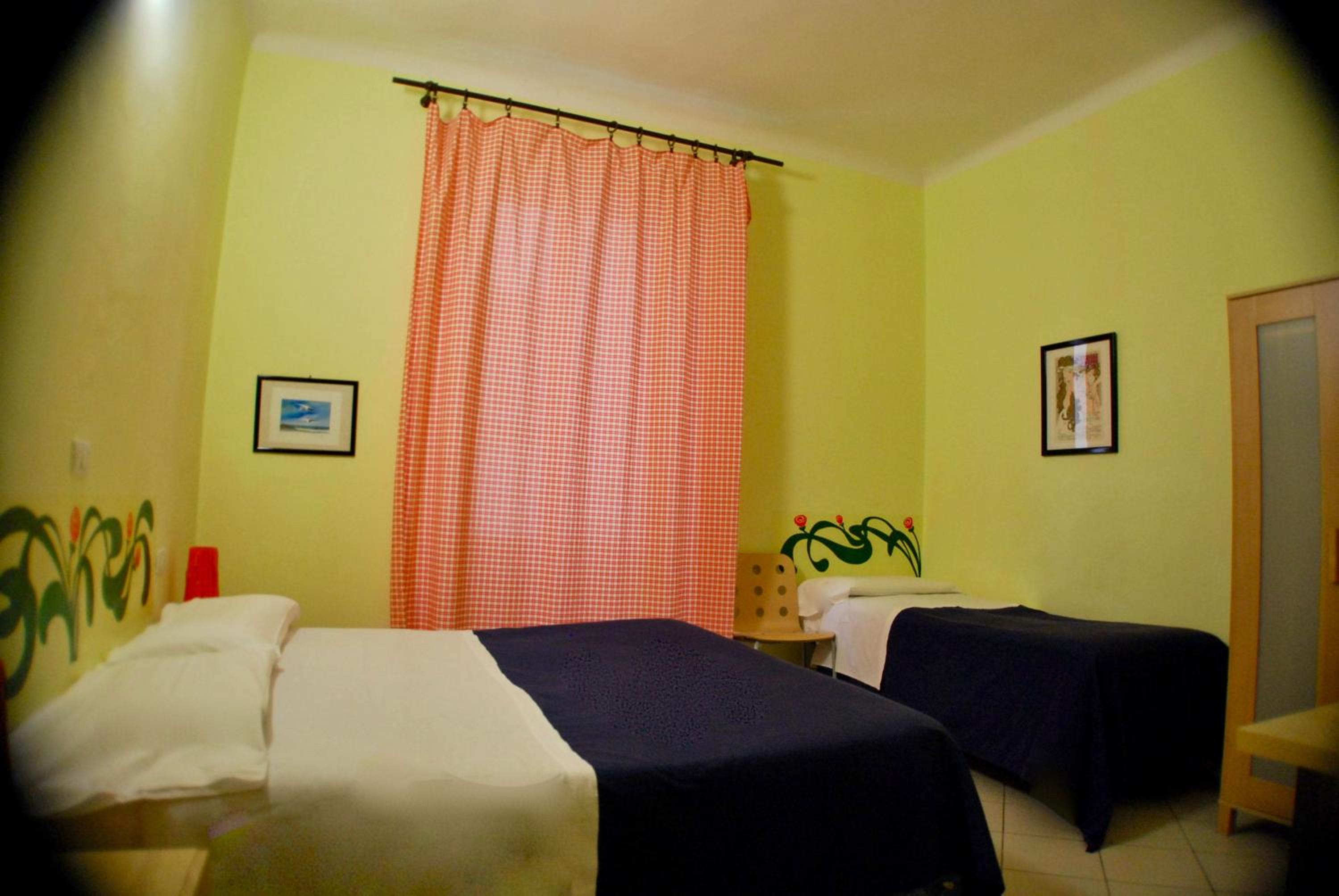 Triple Room - Photo 1