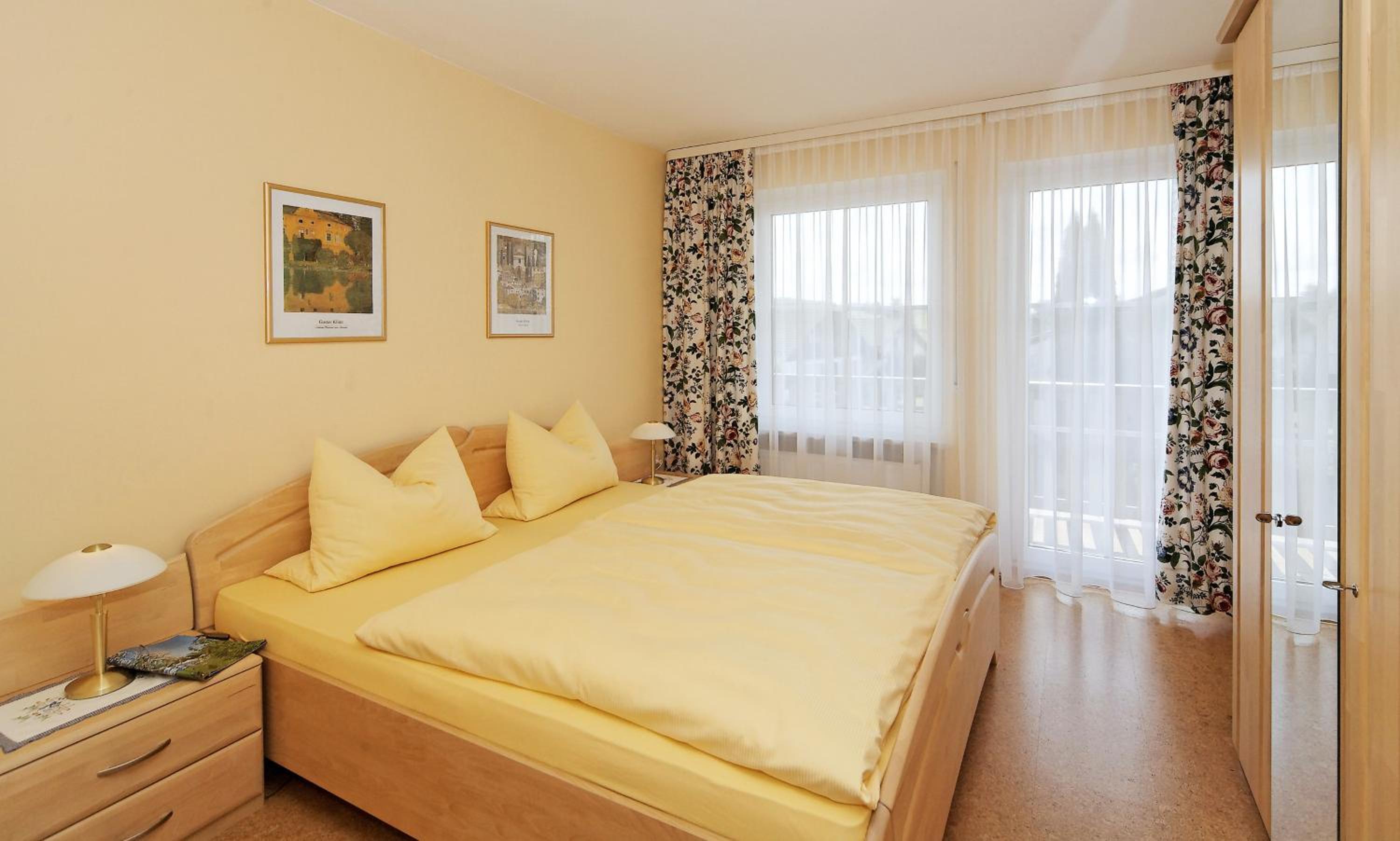 Apartment with Balcony photo 1