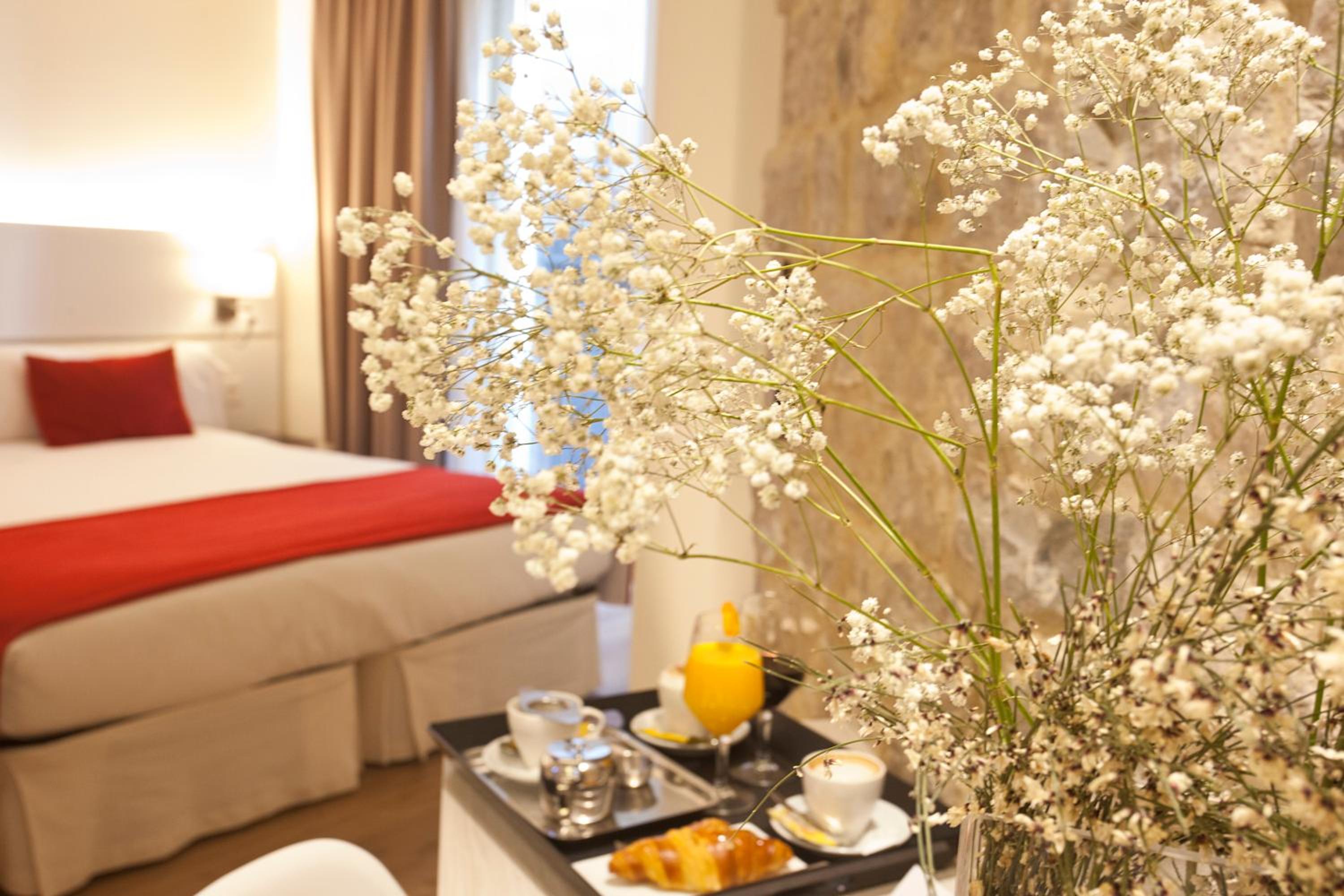 Double or Twin Room with Old Town View - Photo 1