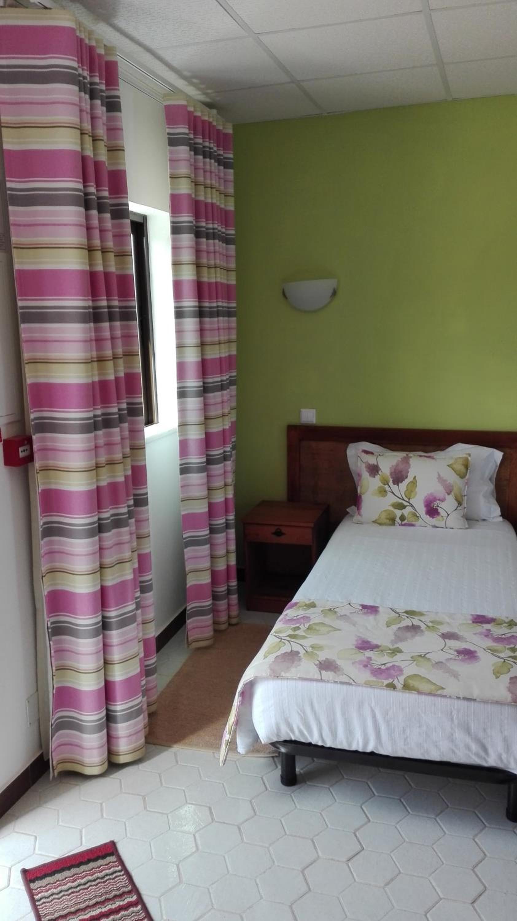 Double or Twin Room - Photo 19