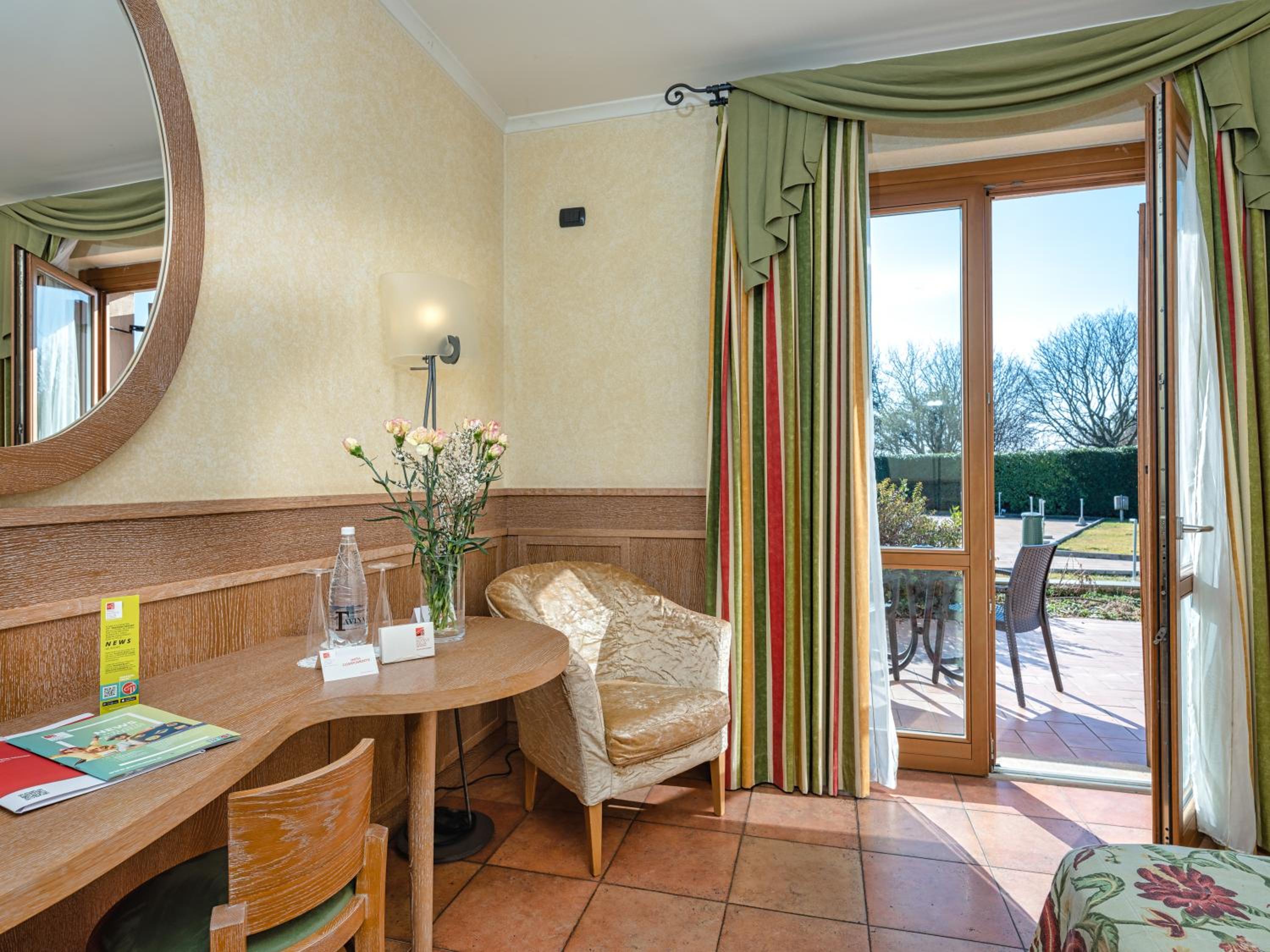 Classic Double Room - Photo 1