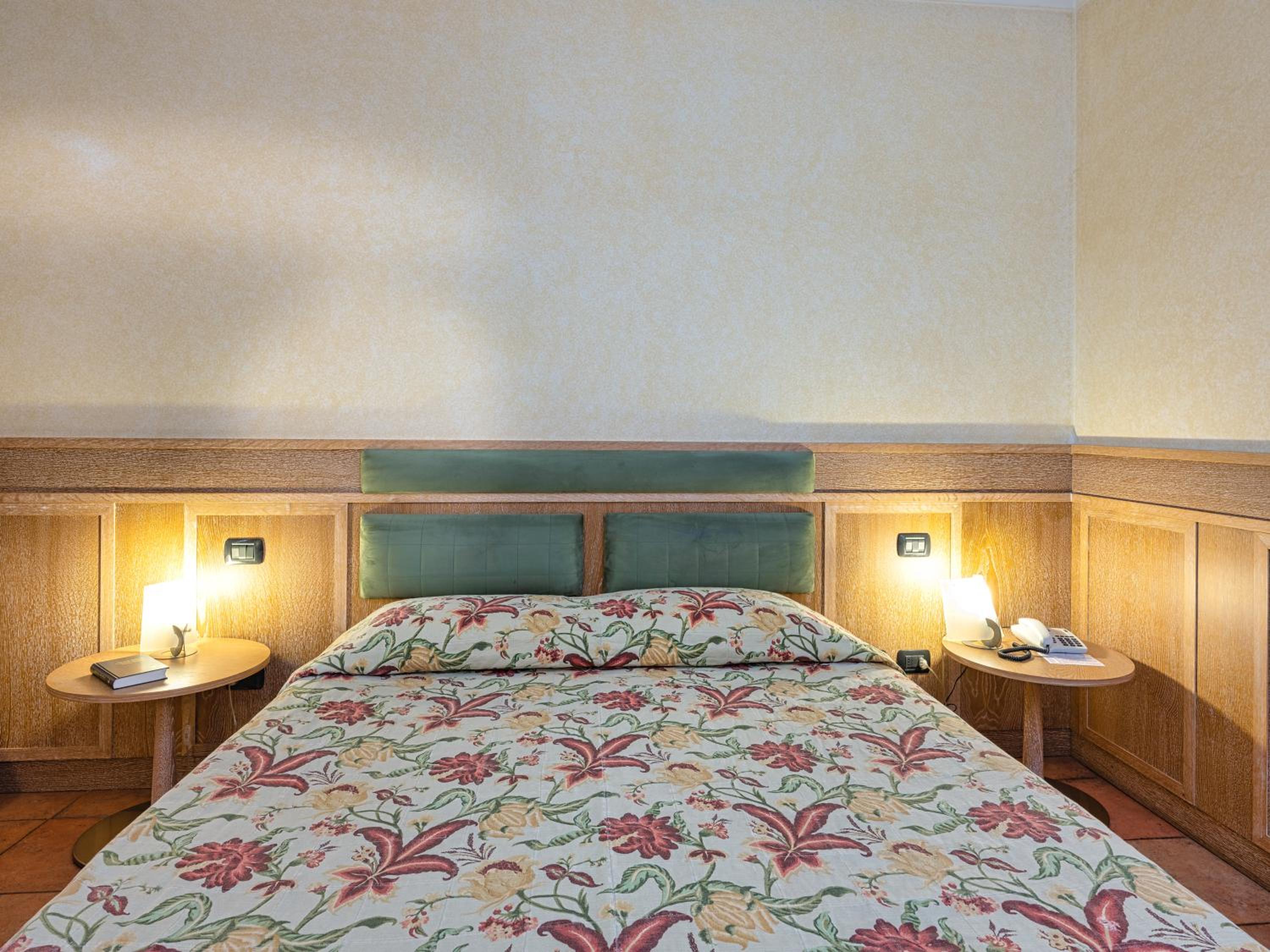 Classic Double Room - Photo 8