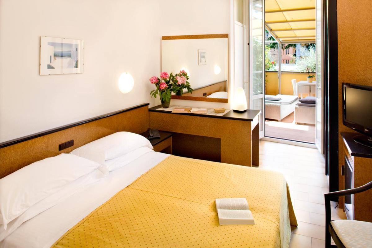 Double Room - Photo 4