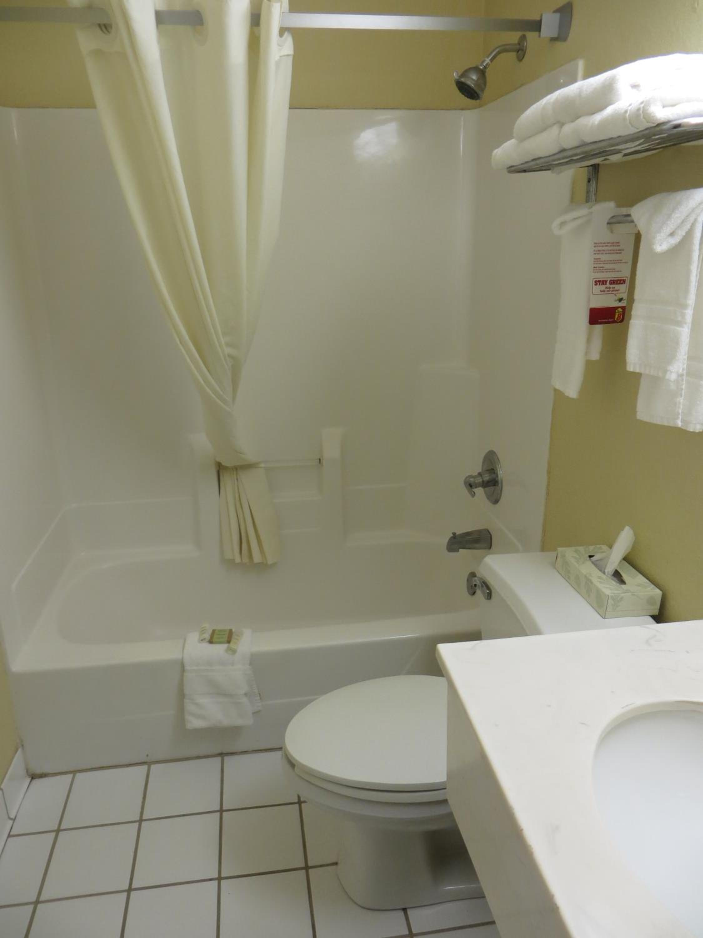 Double Room with Two Double Beds - Non-Smoking - Photo 4