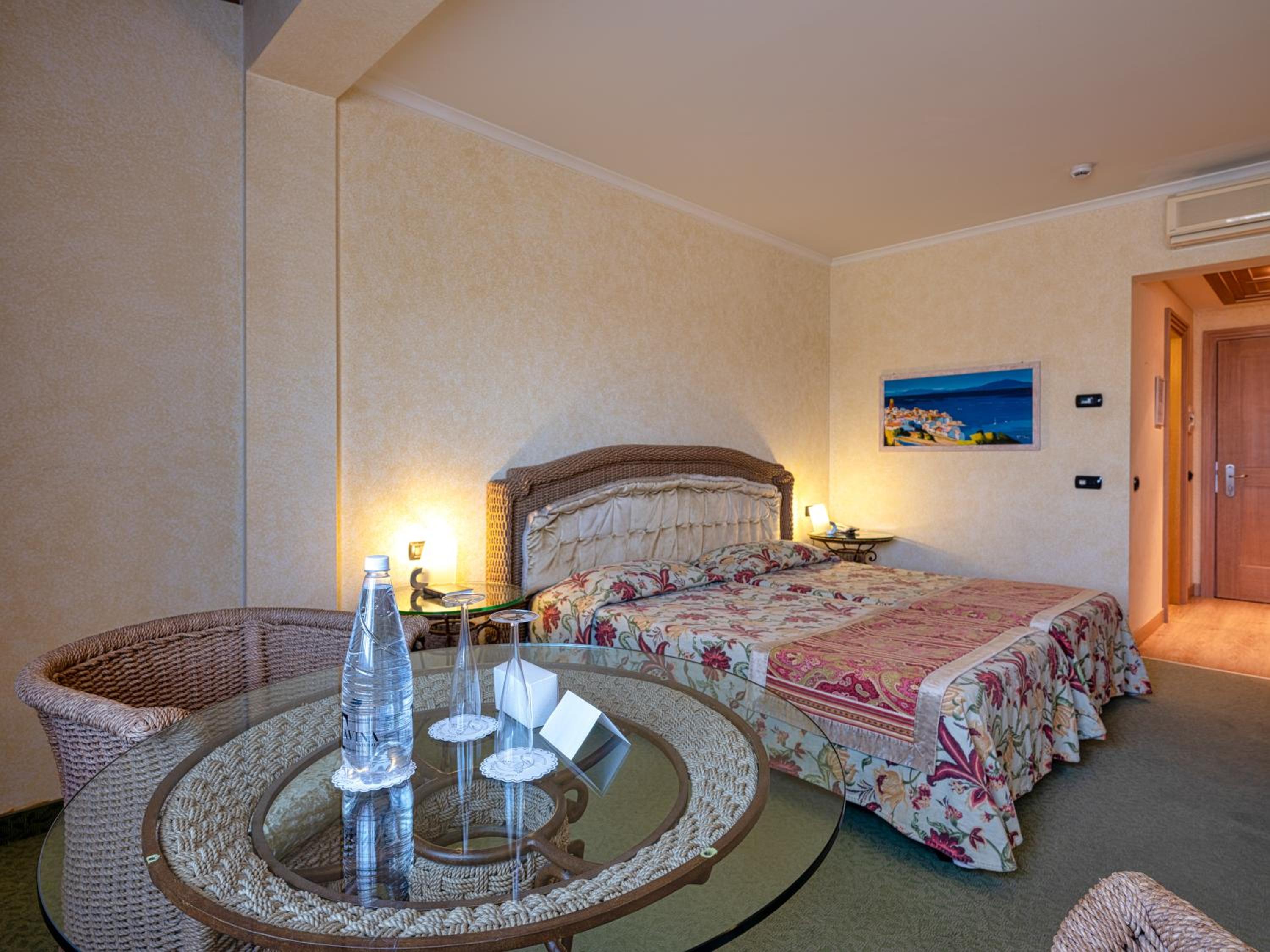 Superior Twin or Double Room - Photo 5