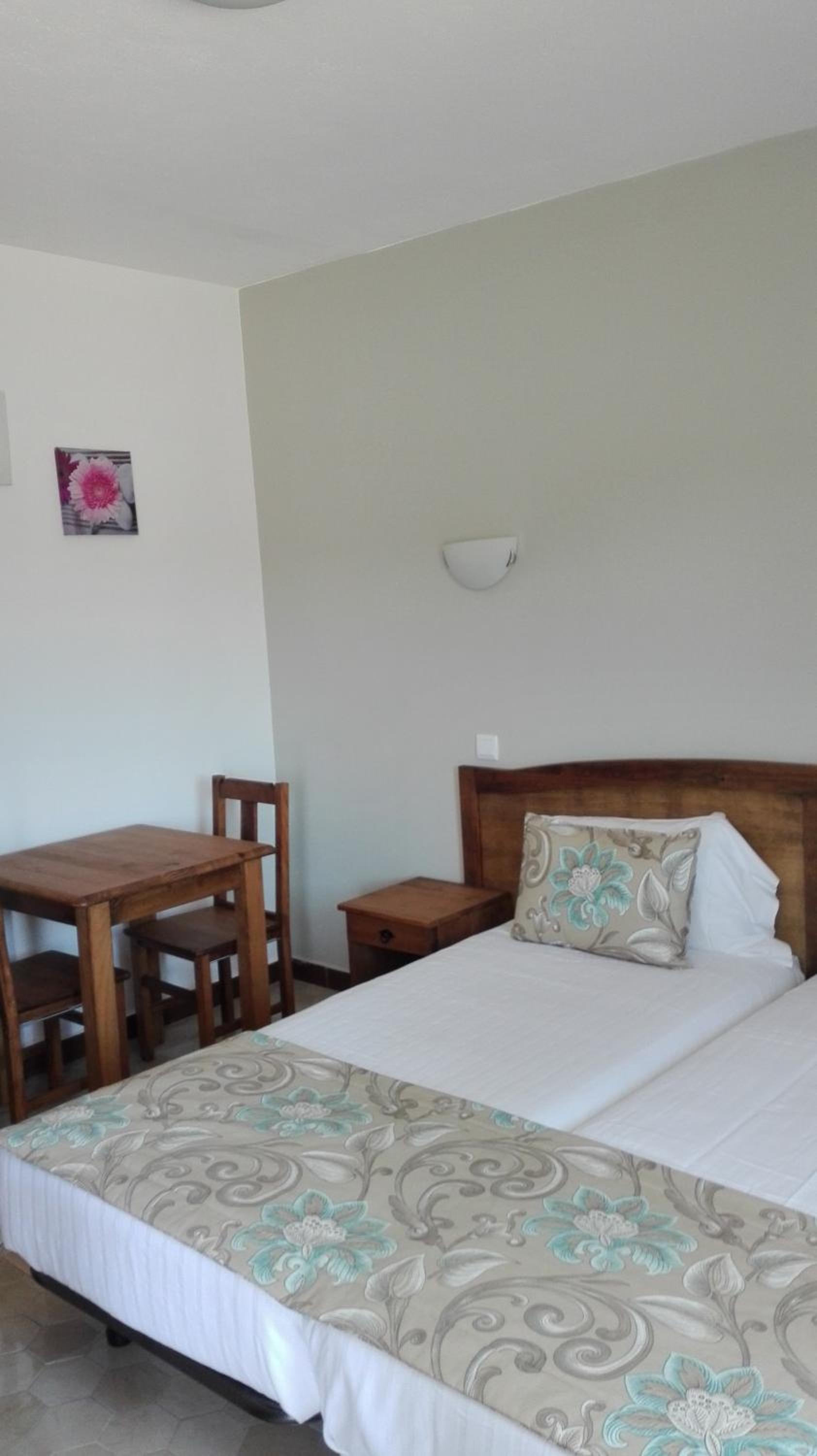 Double or Twin Room - Photo 5