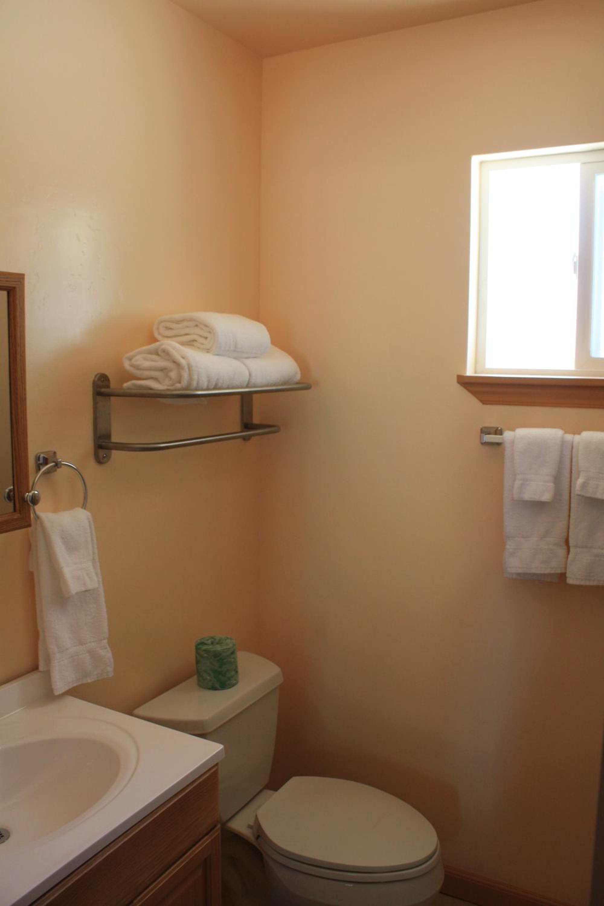 Queen Room with Two Queen Beds photo 2