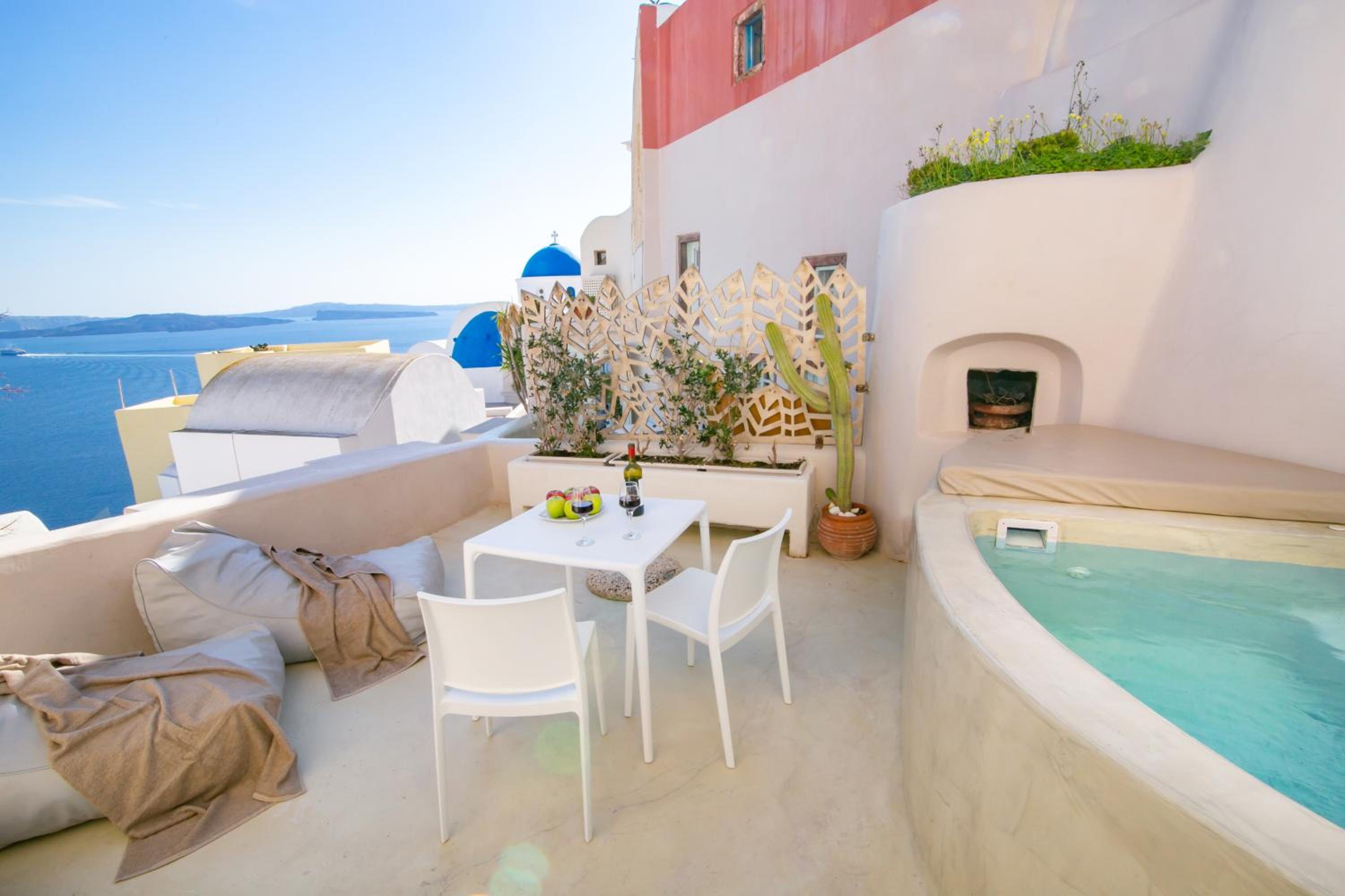Deluxe Villa with Caldera View - Photo 13