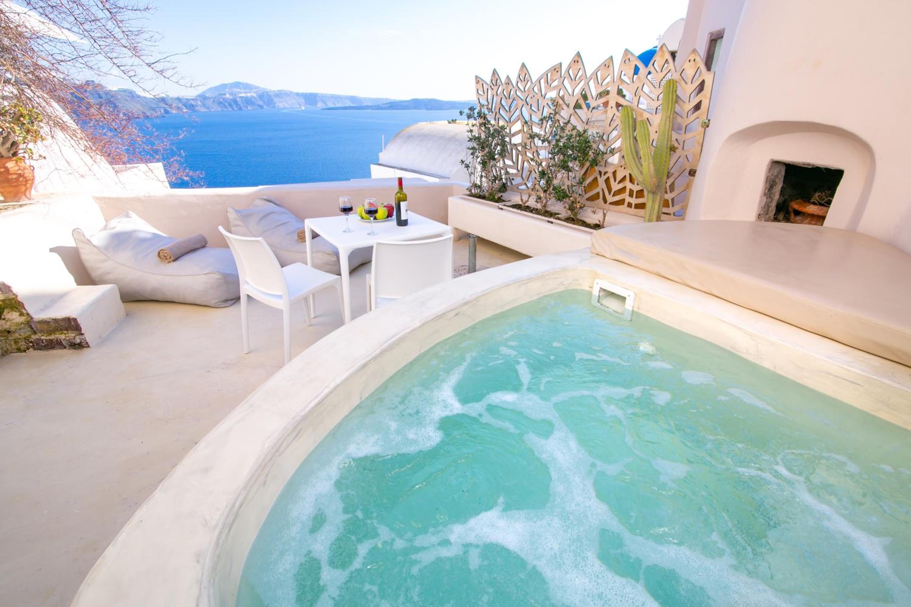 Deluxe Villa with Caldera View - Photo 31