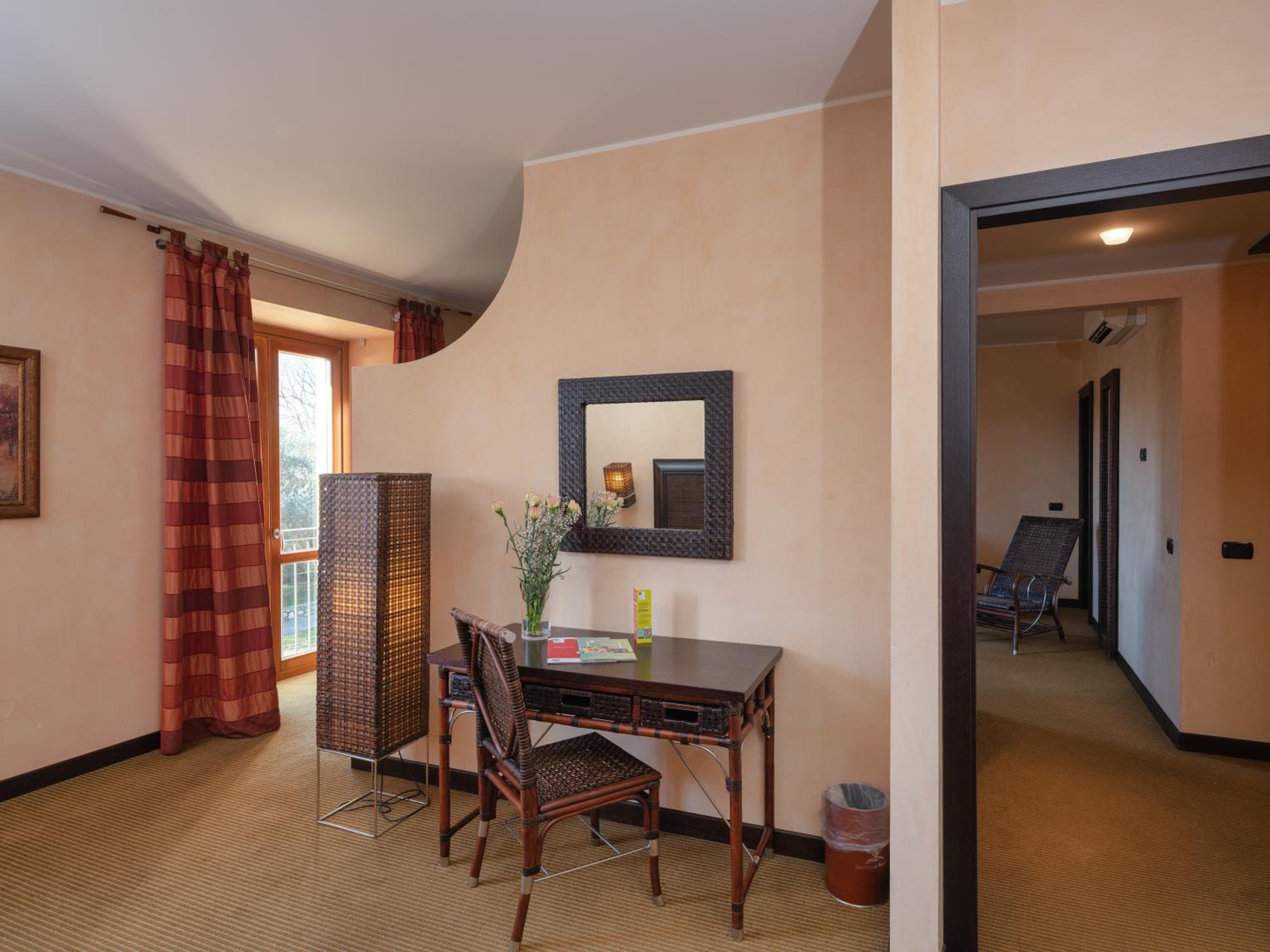 Suite - Photo 6