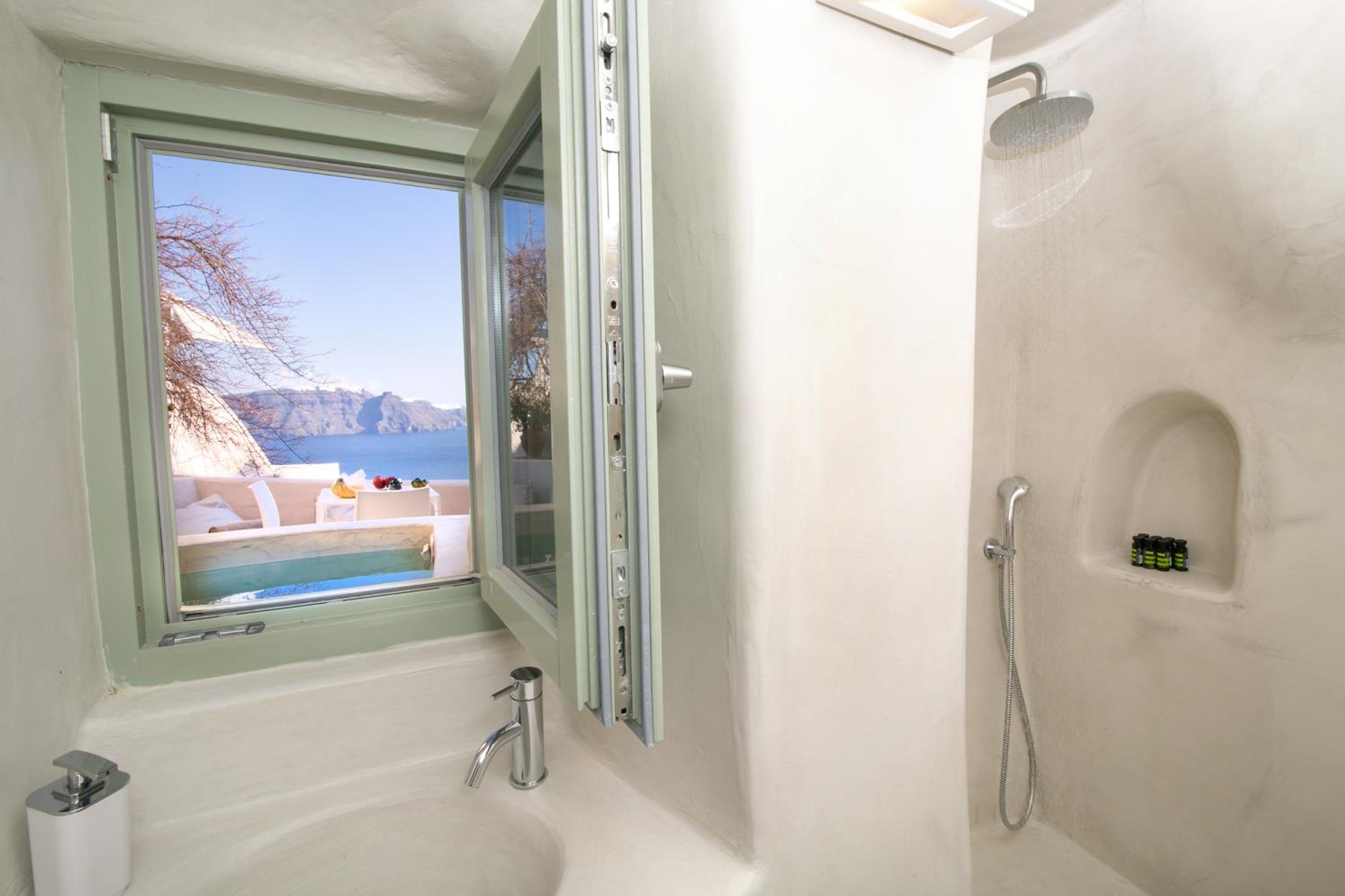 Deluxe Villa with Caldera View - Photo 24