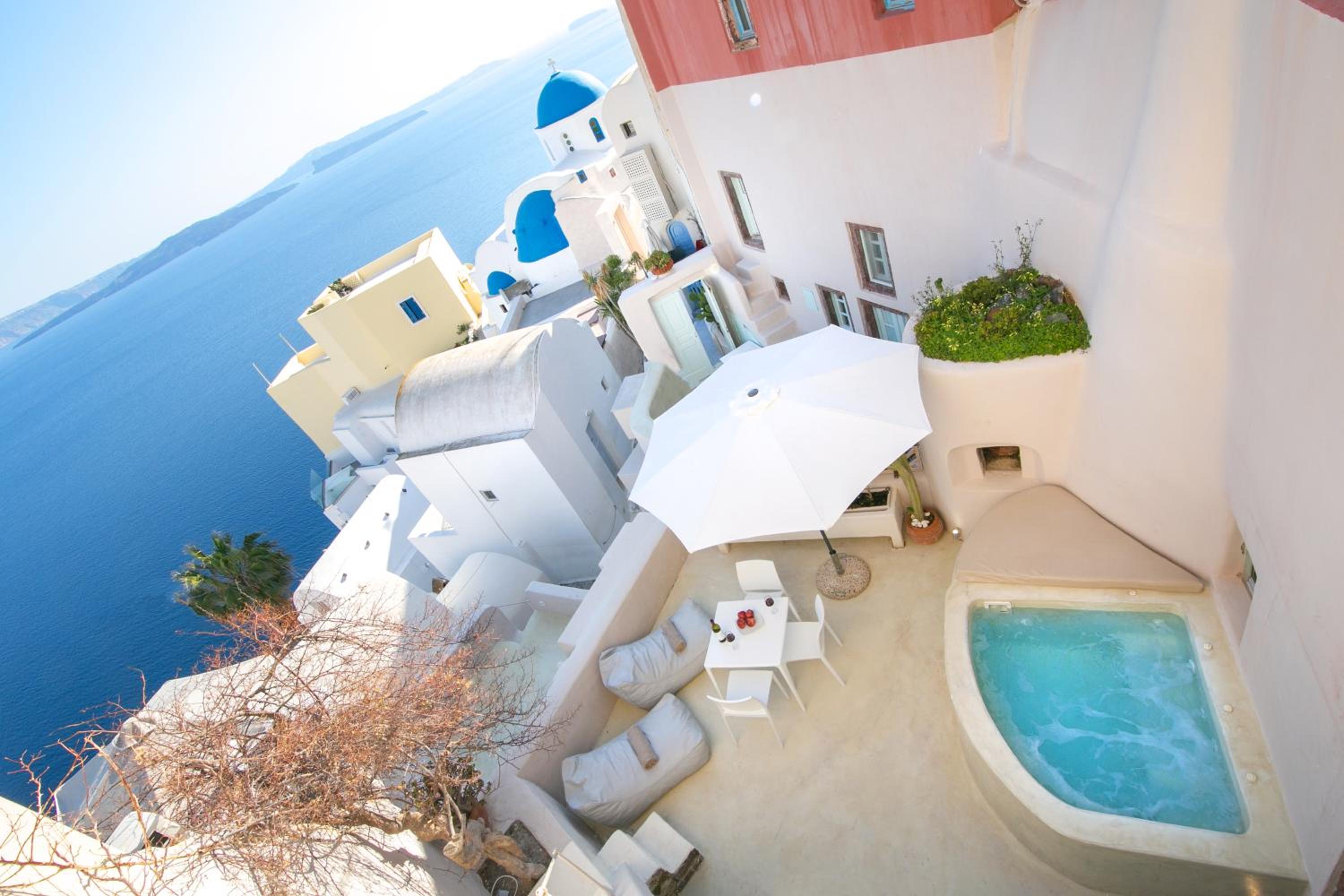 Deluxe Villa with Caldera View - Photo 27