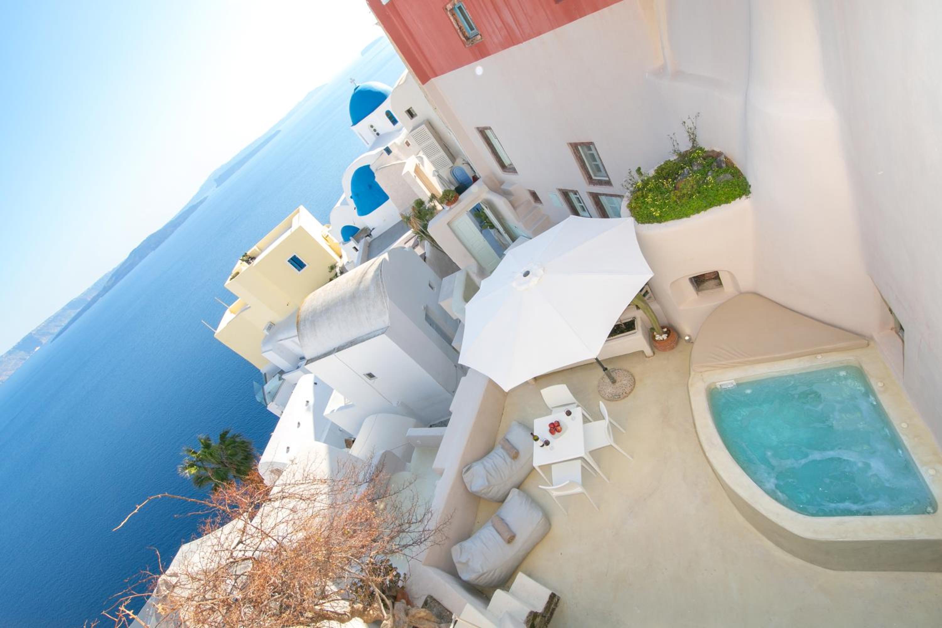 Deluxe Villa with Caldera View - Photo 28