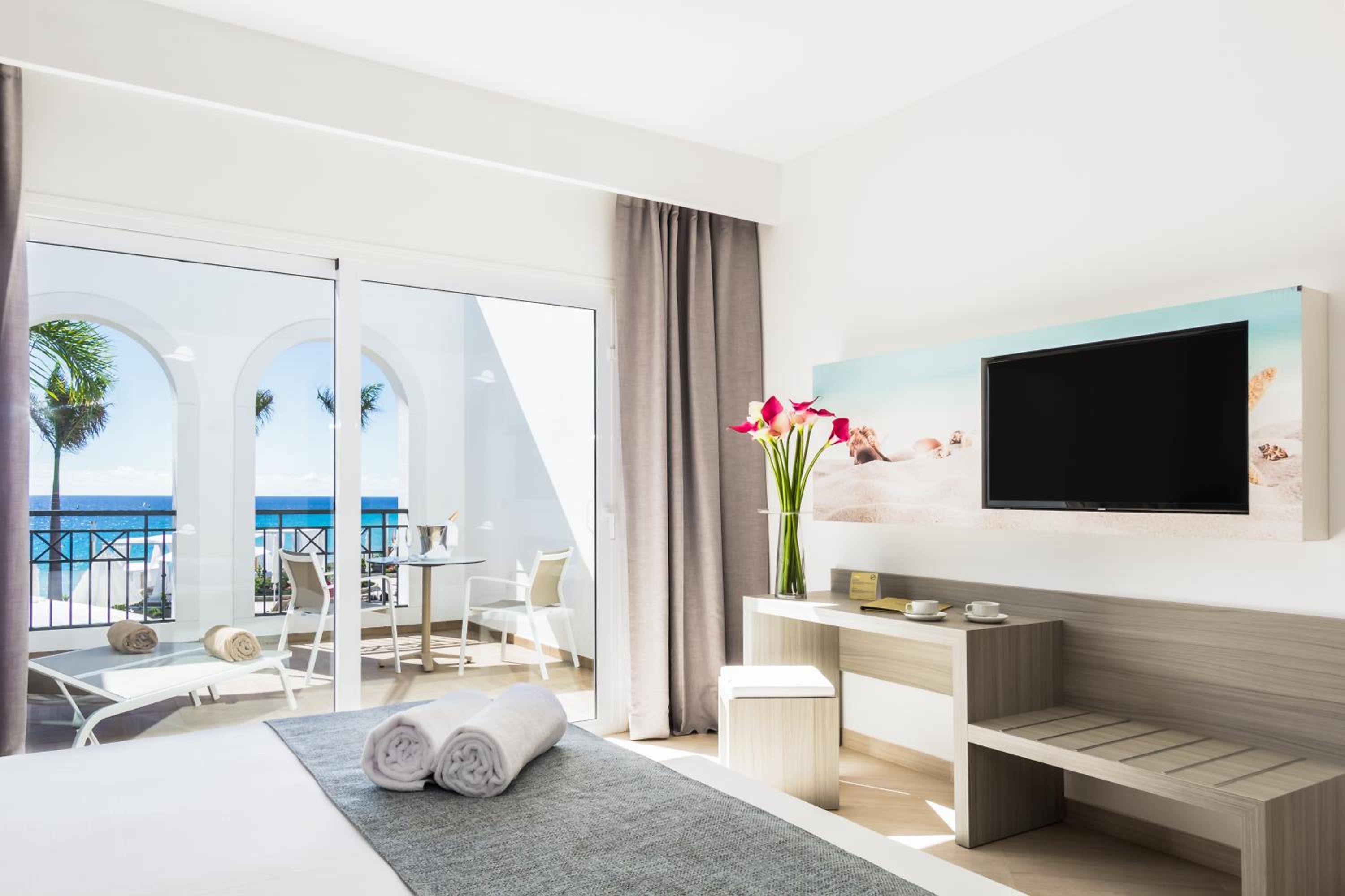 Habitación Doble o con Dos Camas Superior con Vista al Mar