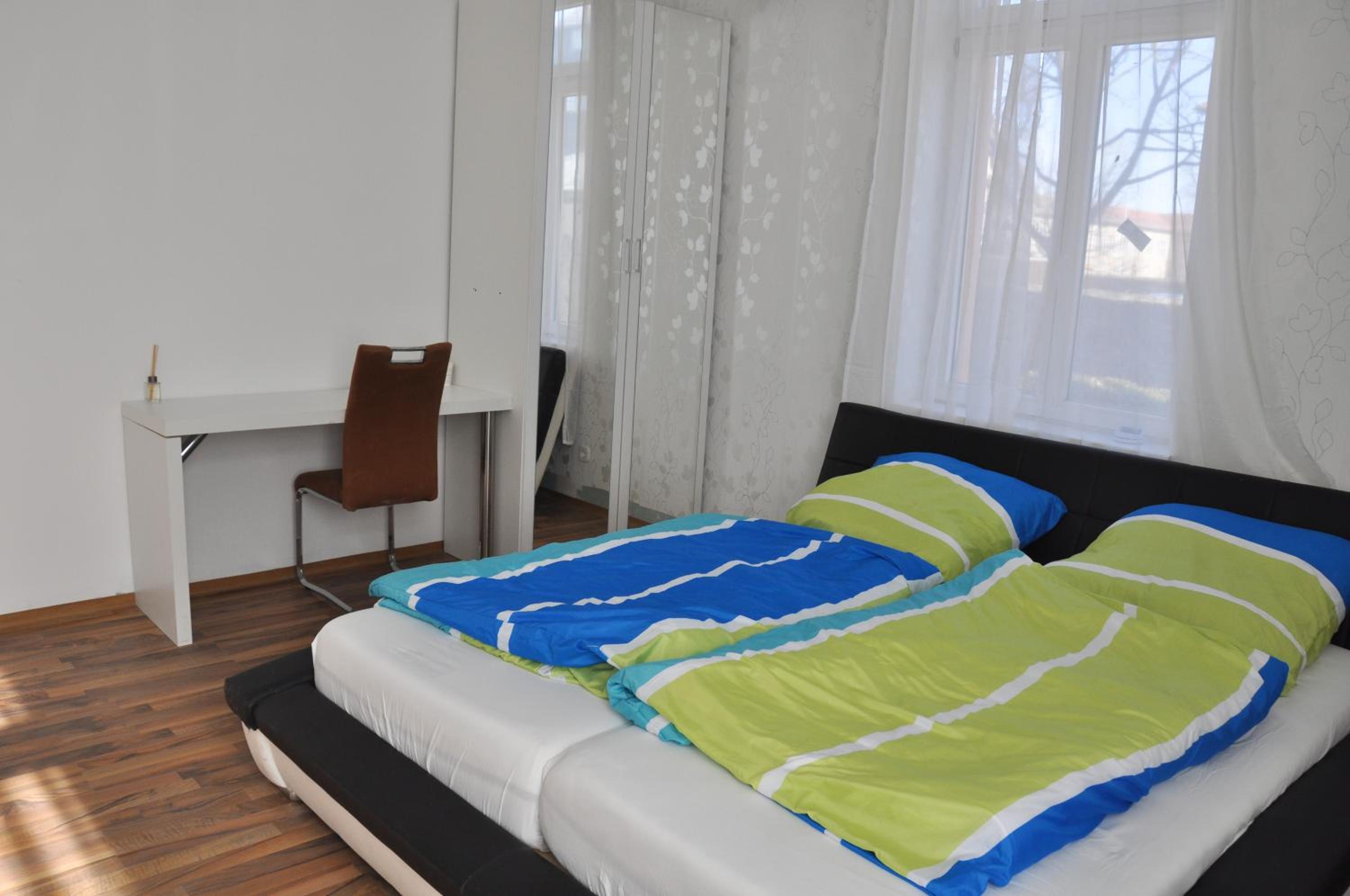 Double Room with Shared Bathroom photo 3