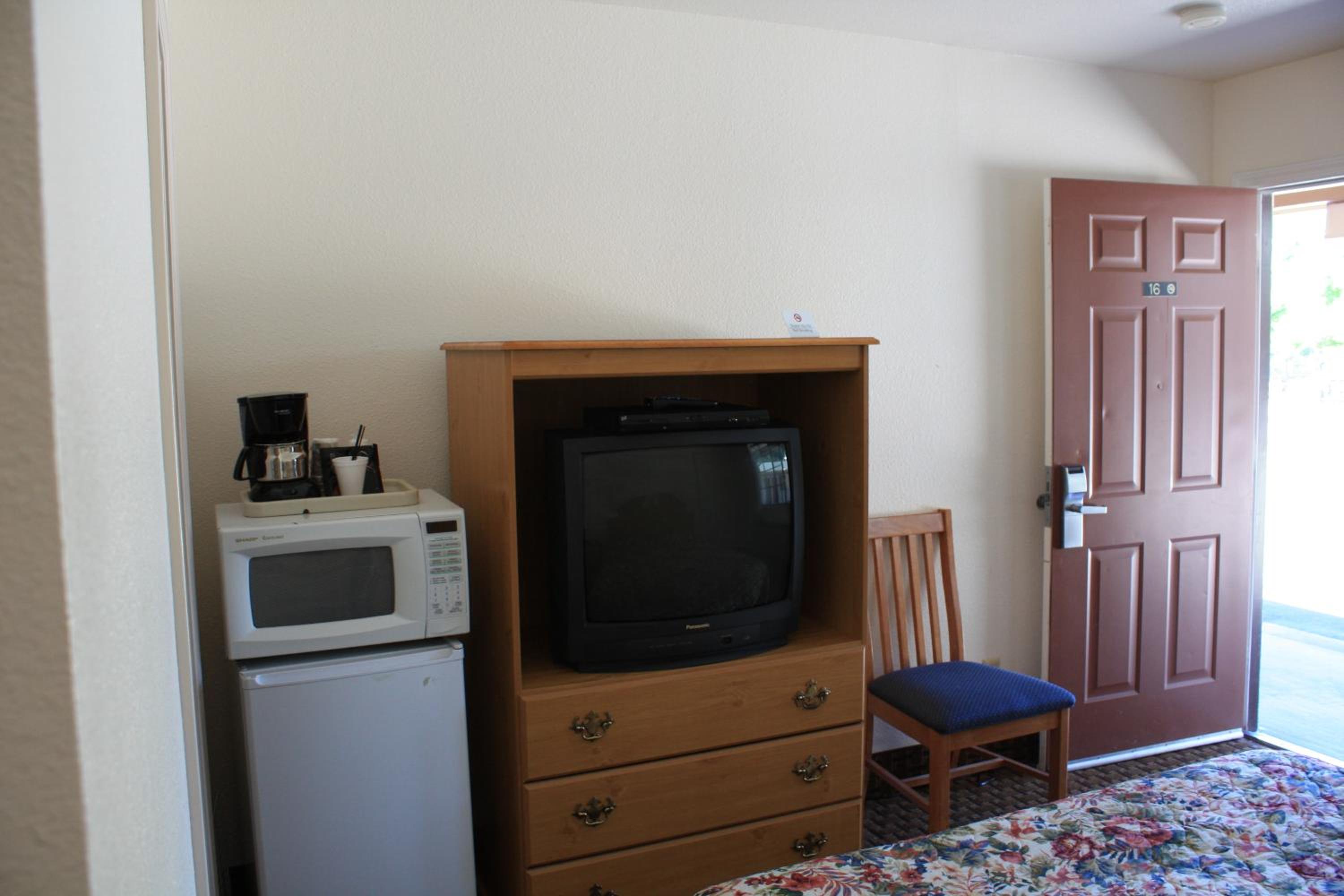 Queen Room photo 1