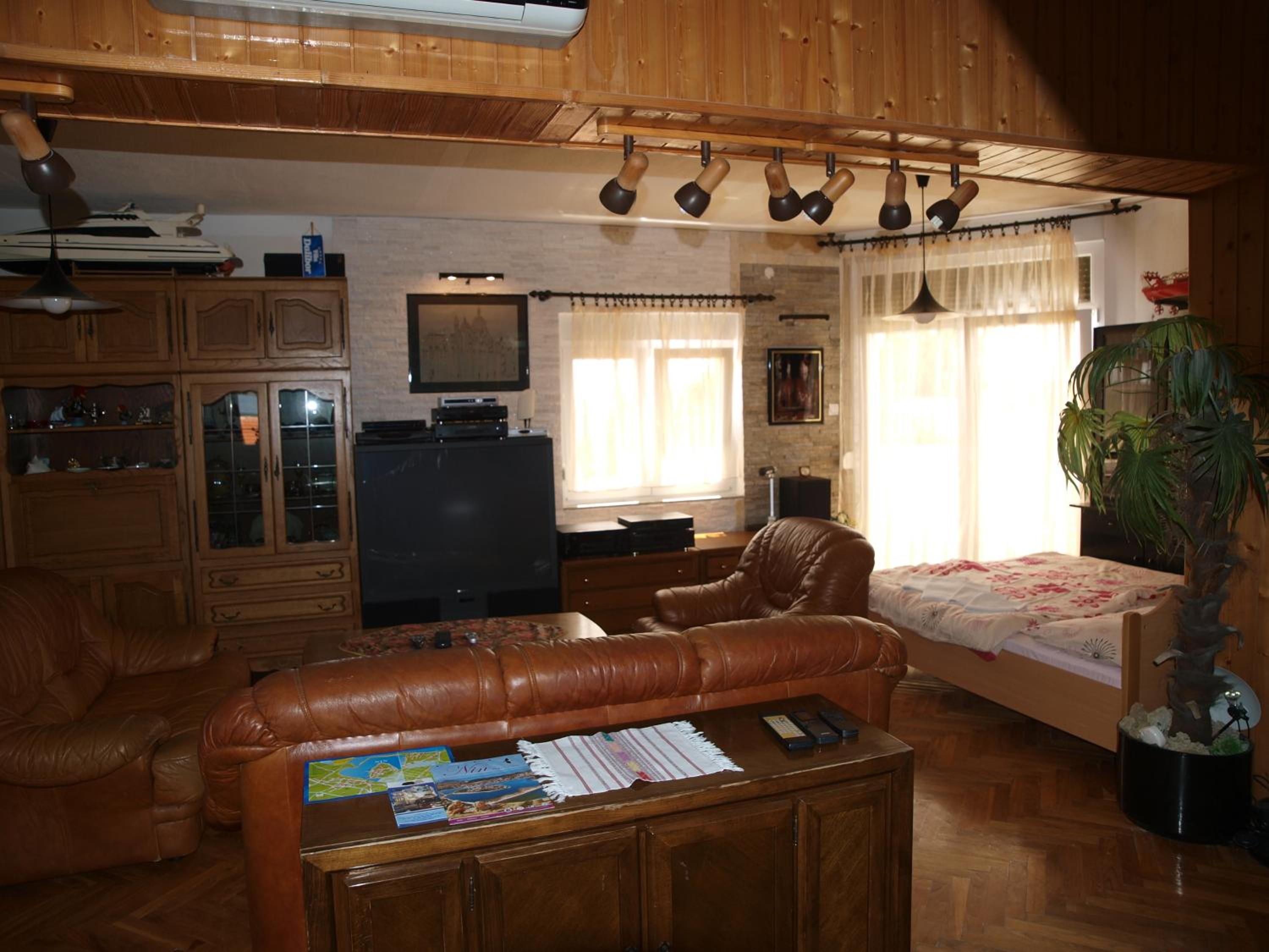 Superior One-Bedroom Apartment photo 2