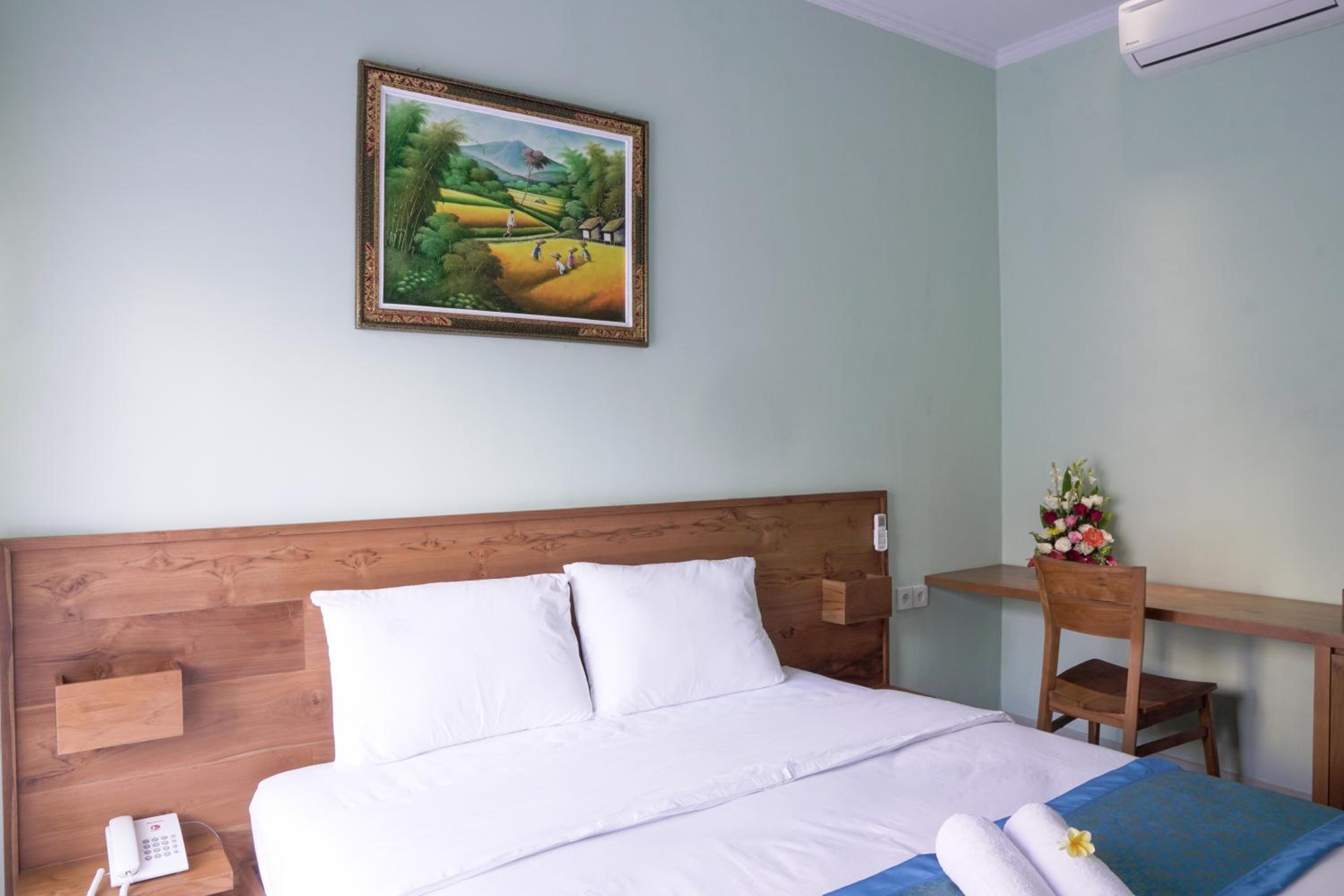Standard Double Room - Photo 11