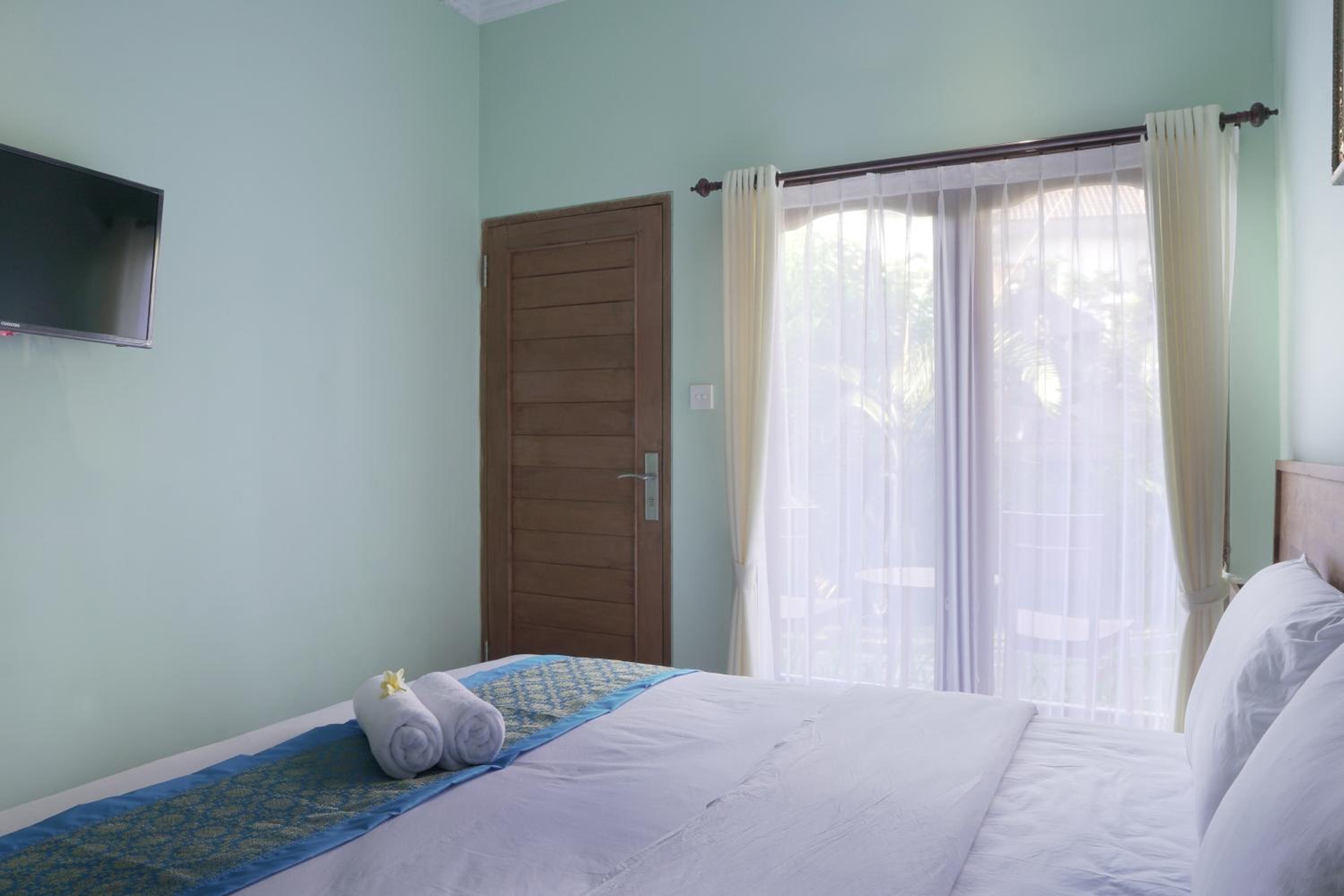 Standard Double Room - Photo 13
