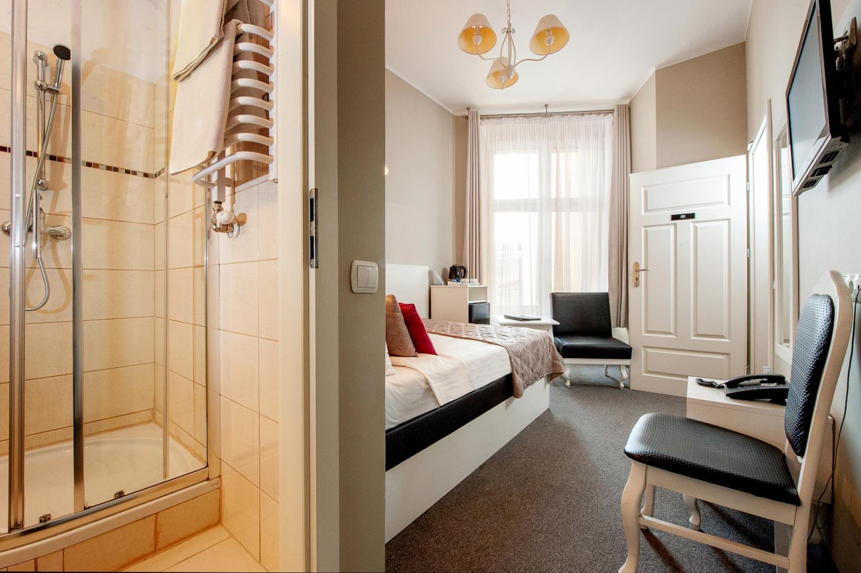 Small Double Room photo 3