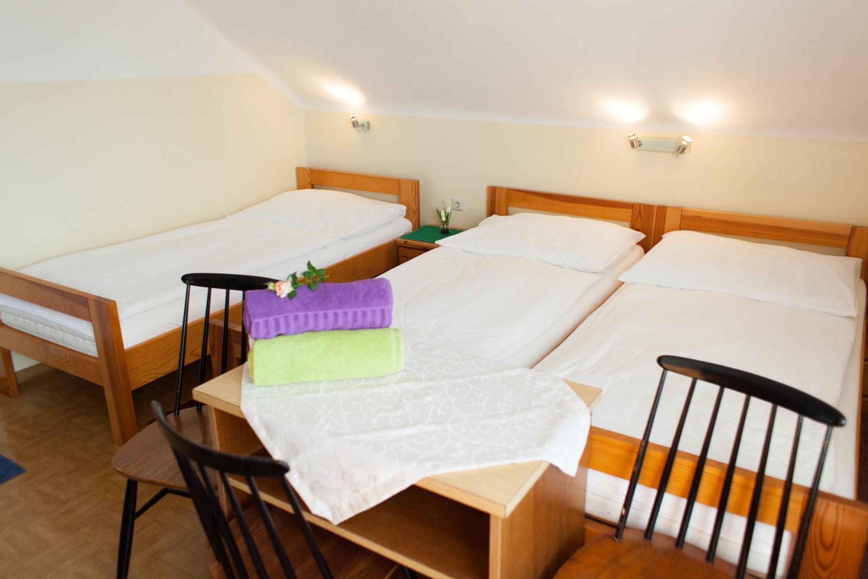 Small Triple Room with Shared Bathroom - Attic photo 1