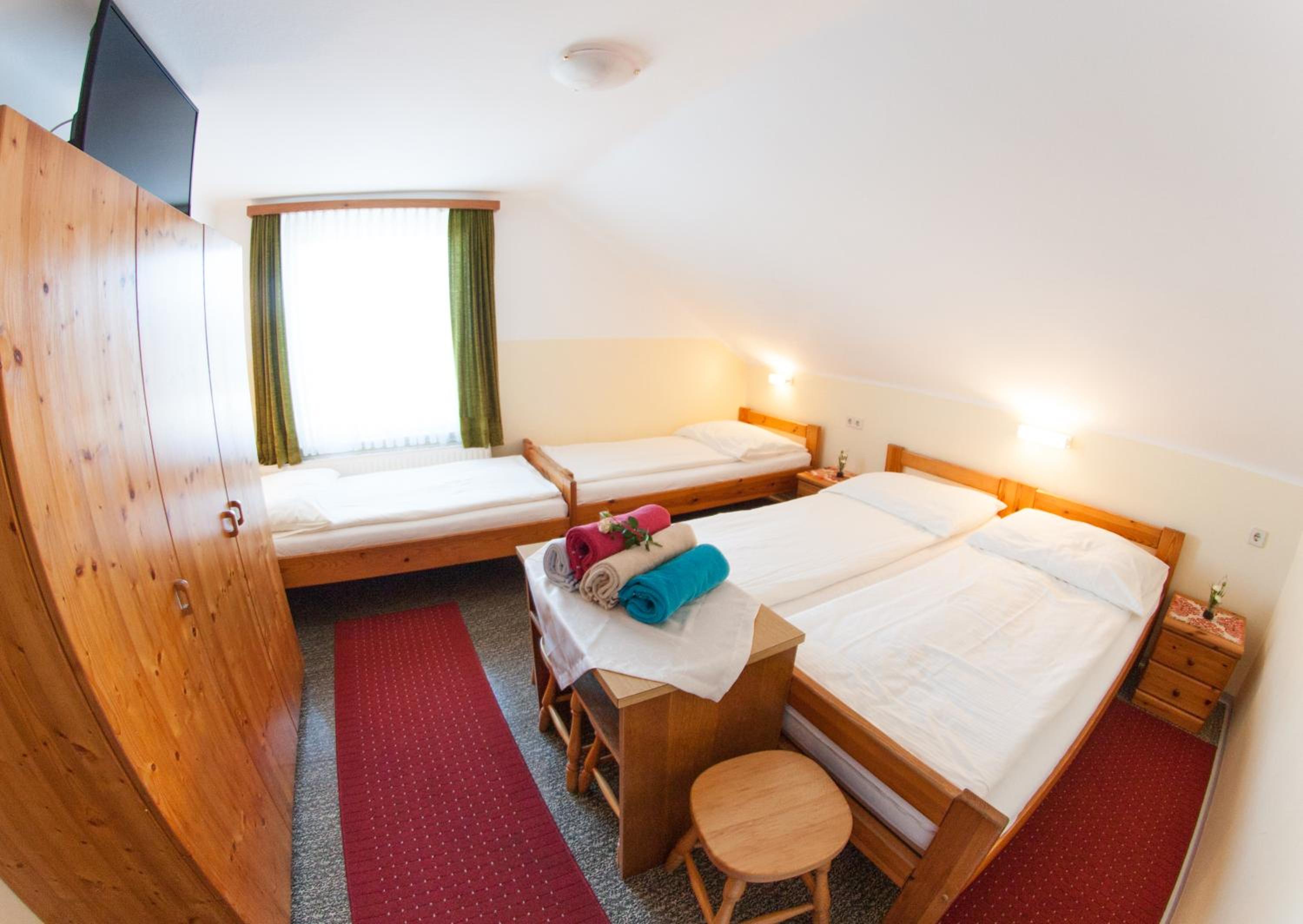 Small Quadruple Room with Shared Bathroom - Attic photo 1