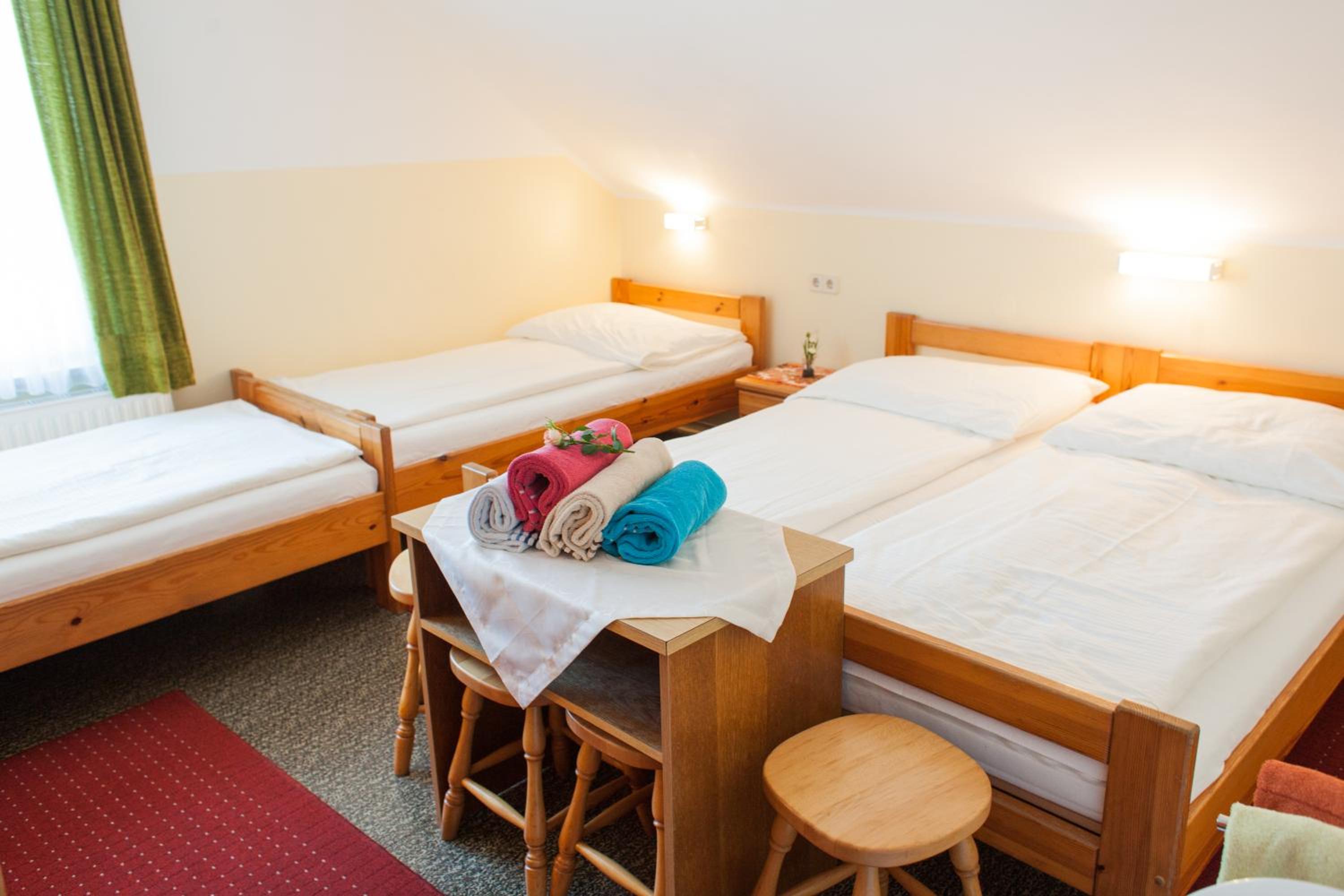 Small Quadruple Room with Shared Bathroom - Attic photo 3