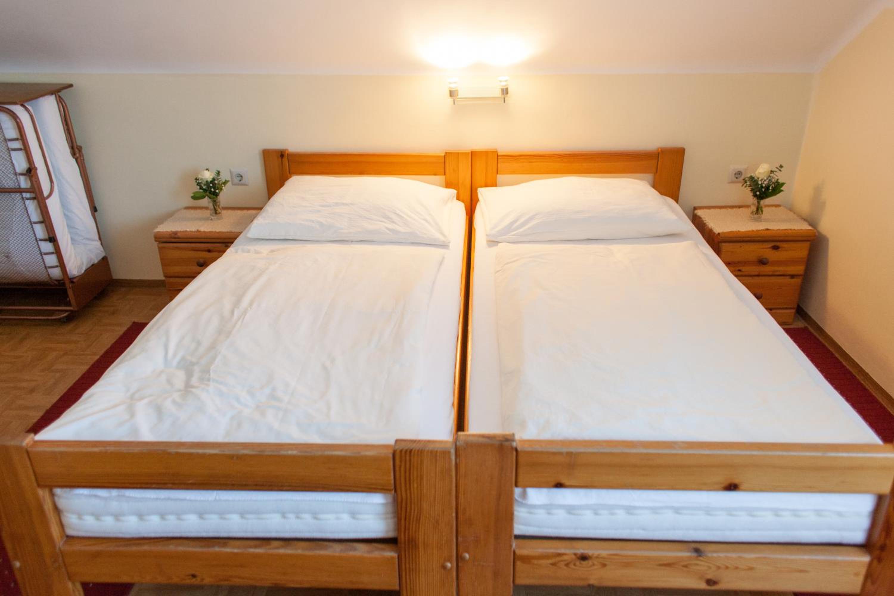 Small Double Room with Balcony and Shared Bathroom photo 1