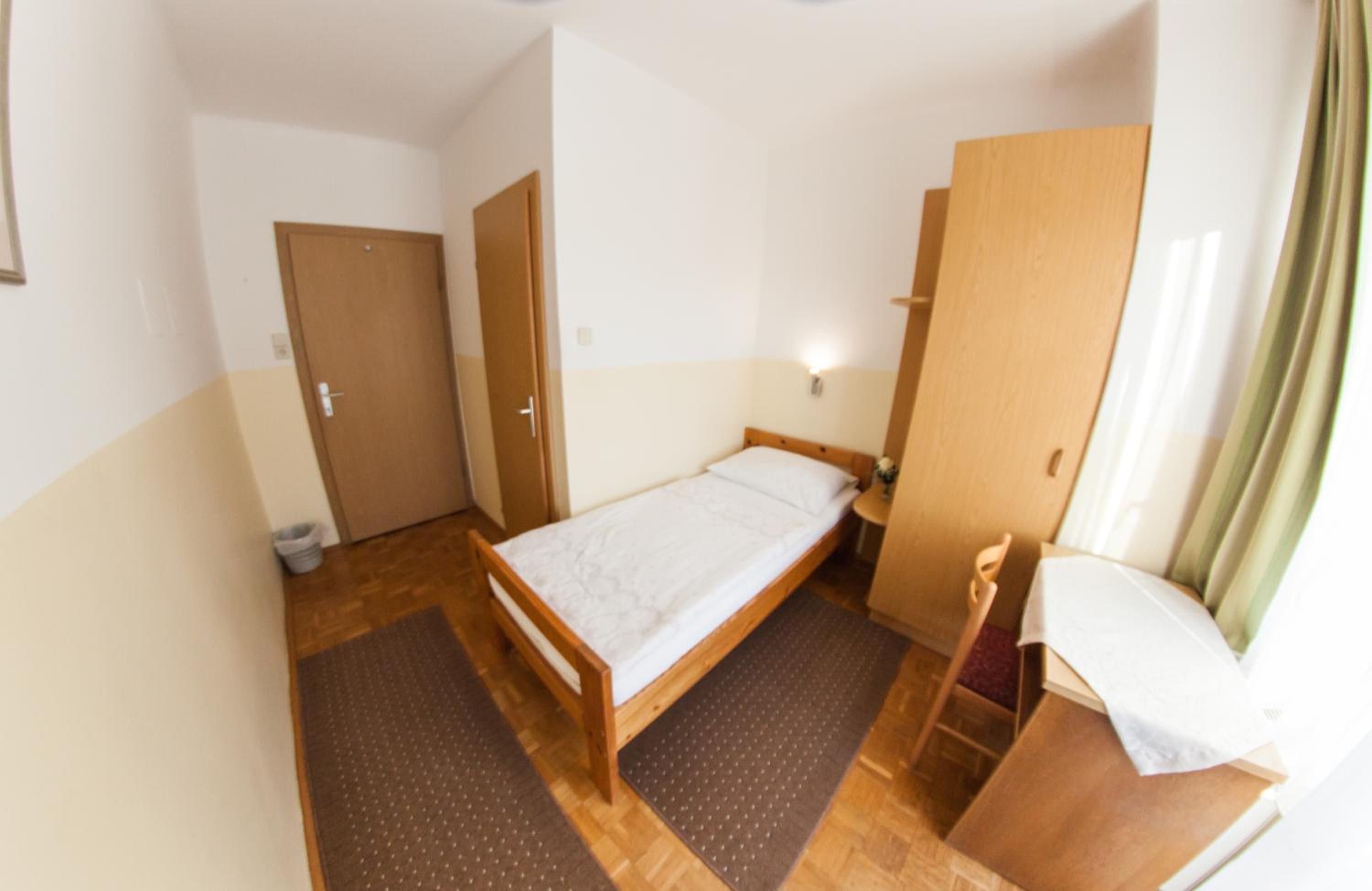 Small Single Room with Balcony photo 1