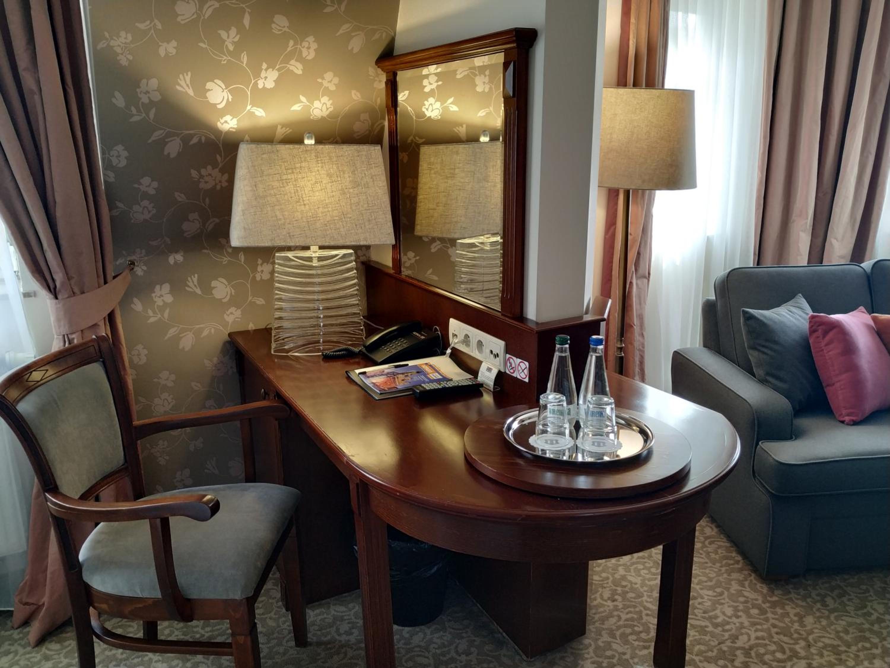 Deluxe Double or Twin Room - Photo 5