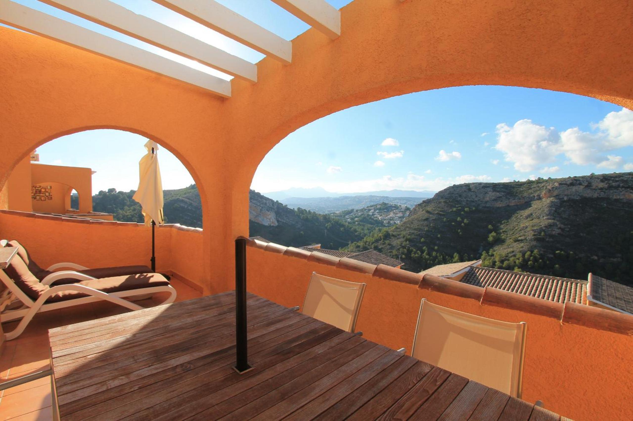 Apartment with Mountain View photo 2