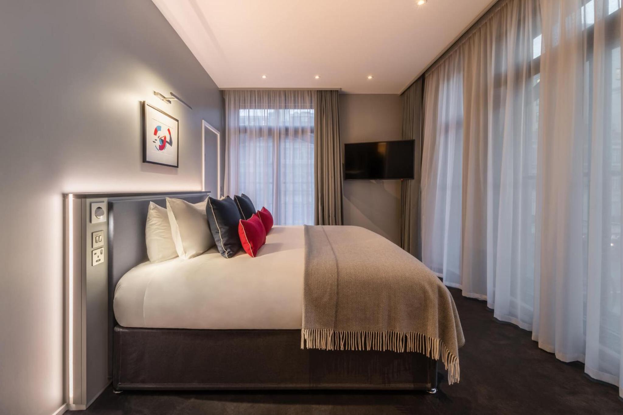 Superior King or Twin Room photo 3