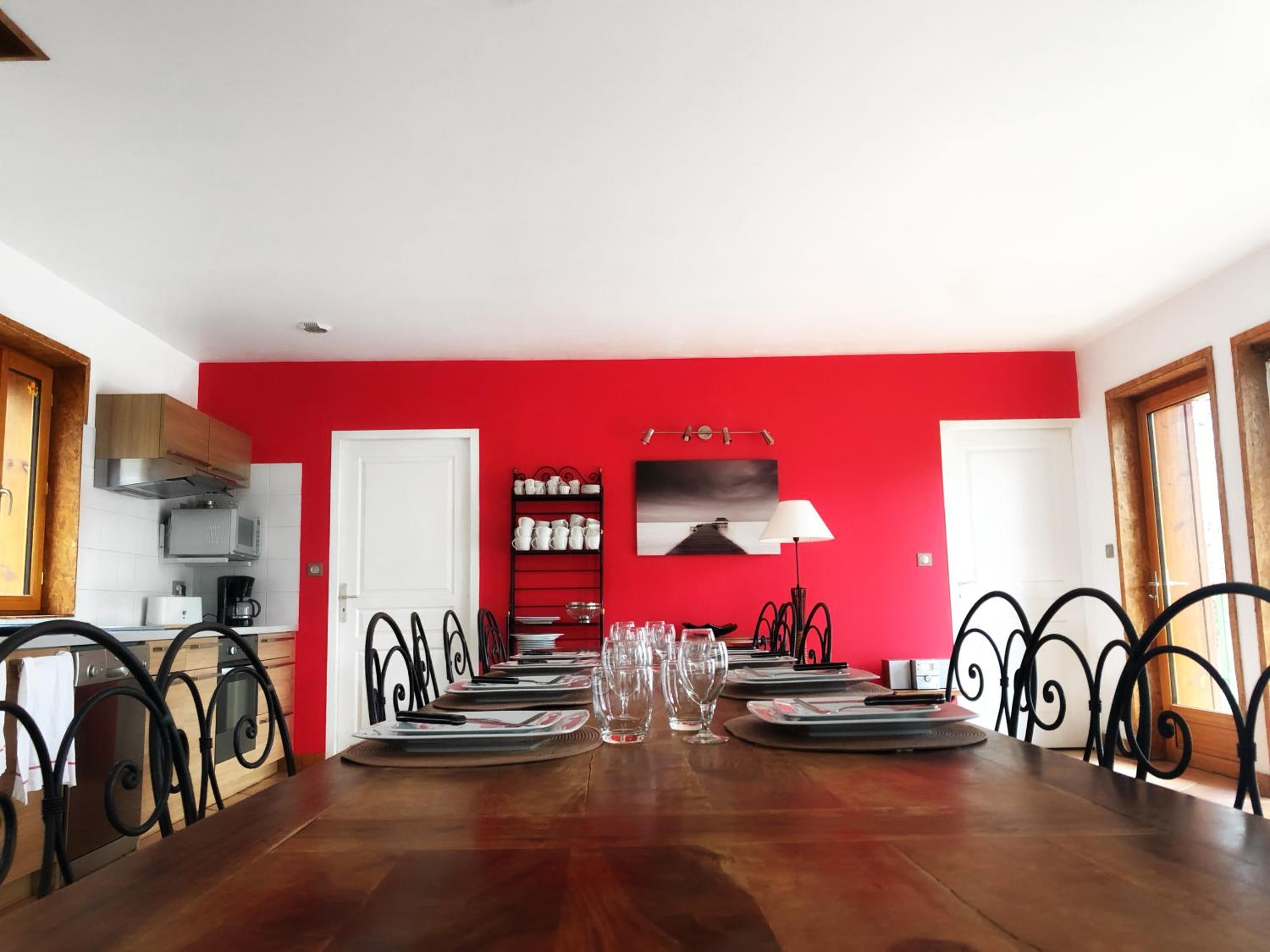 Five-Bedroom House photo 3