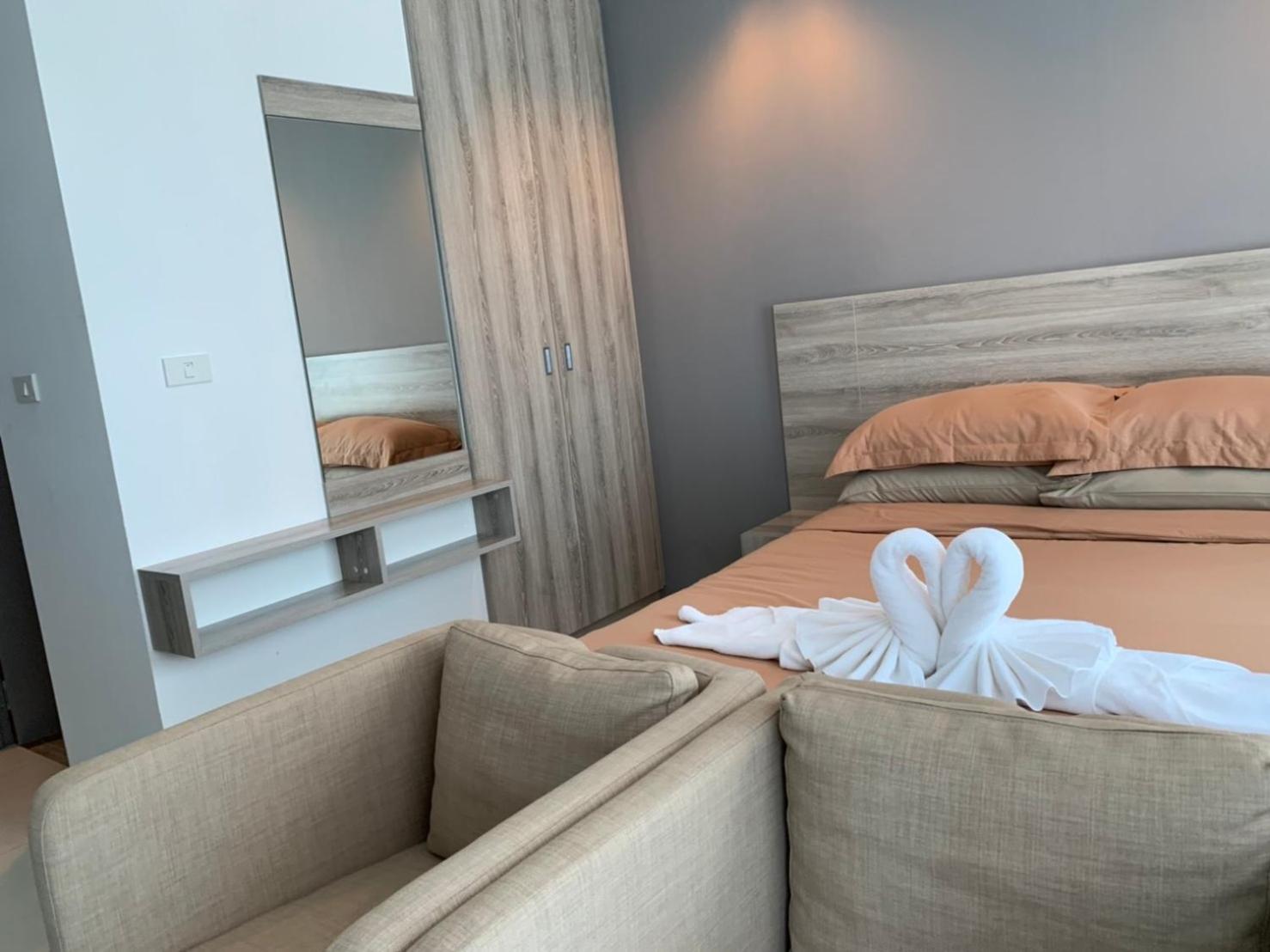 Apartment with Partial Sea View (Queen Bed) - Photo 15