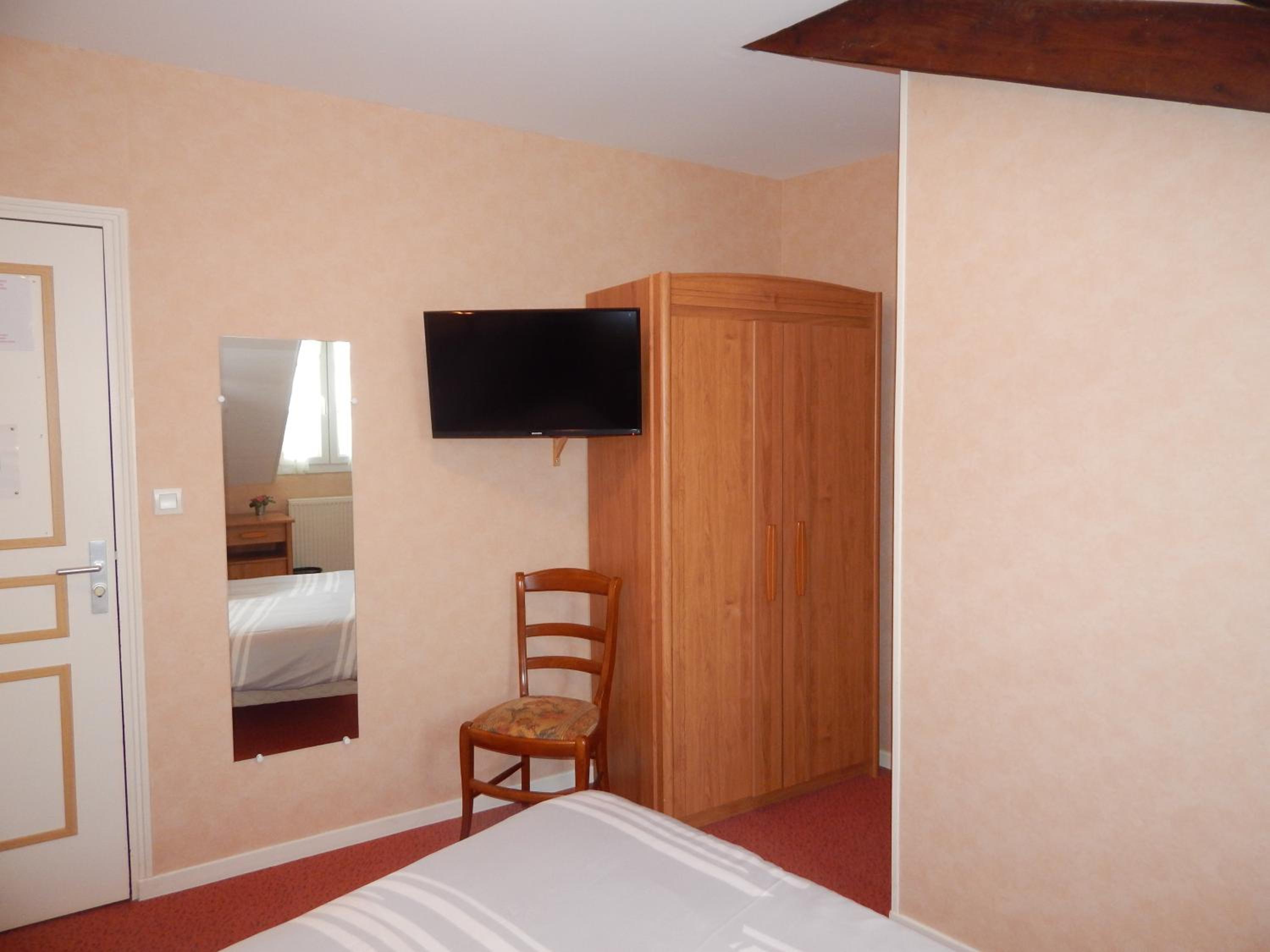 Double Room - Photo 10