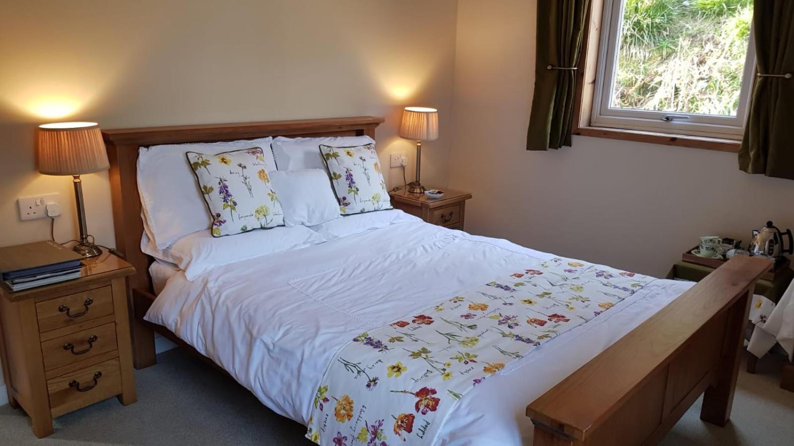 Double Room with Private Bathroom - Garden View - Photo 3