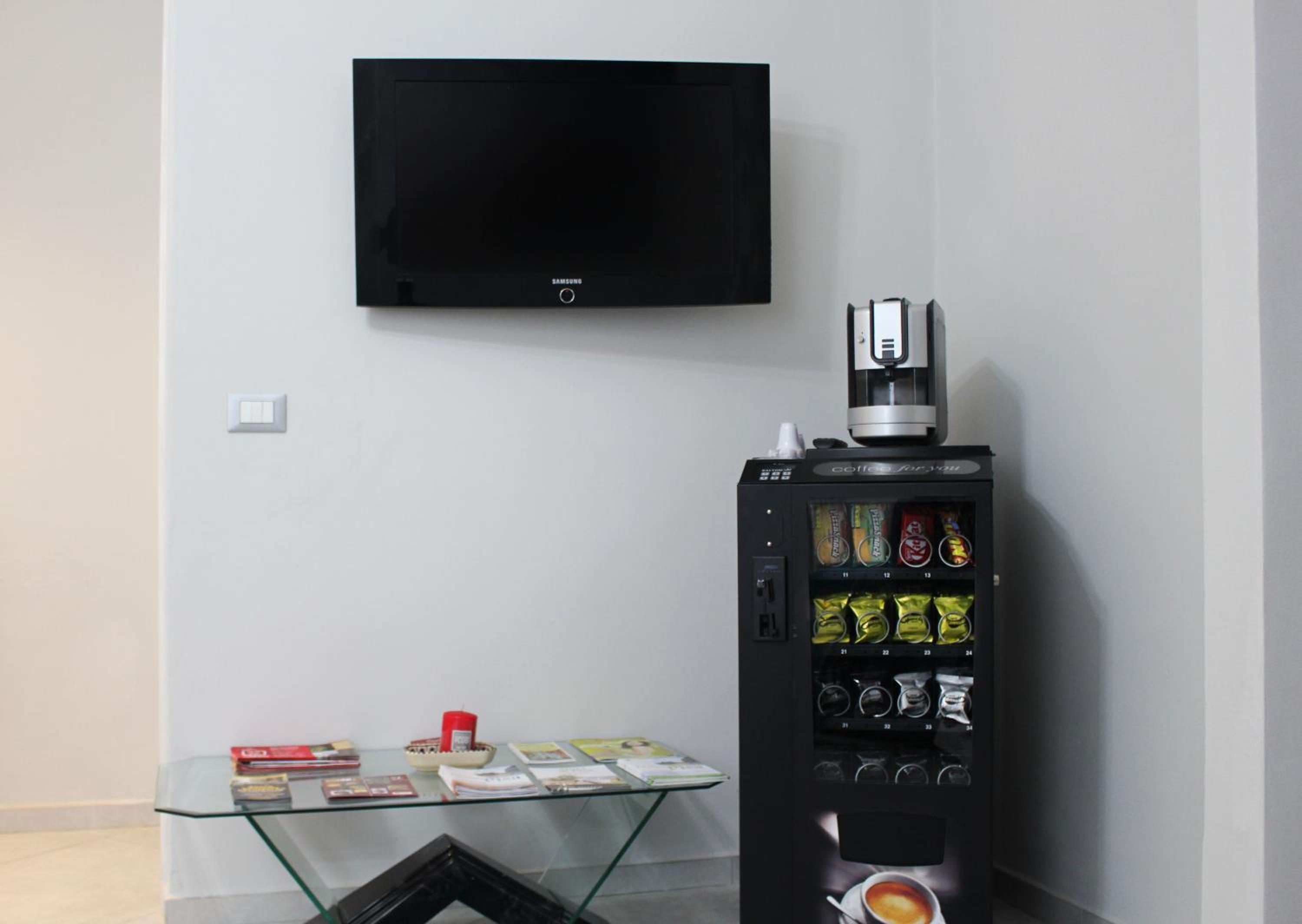 One-Bedroom House - Photo 4