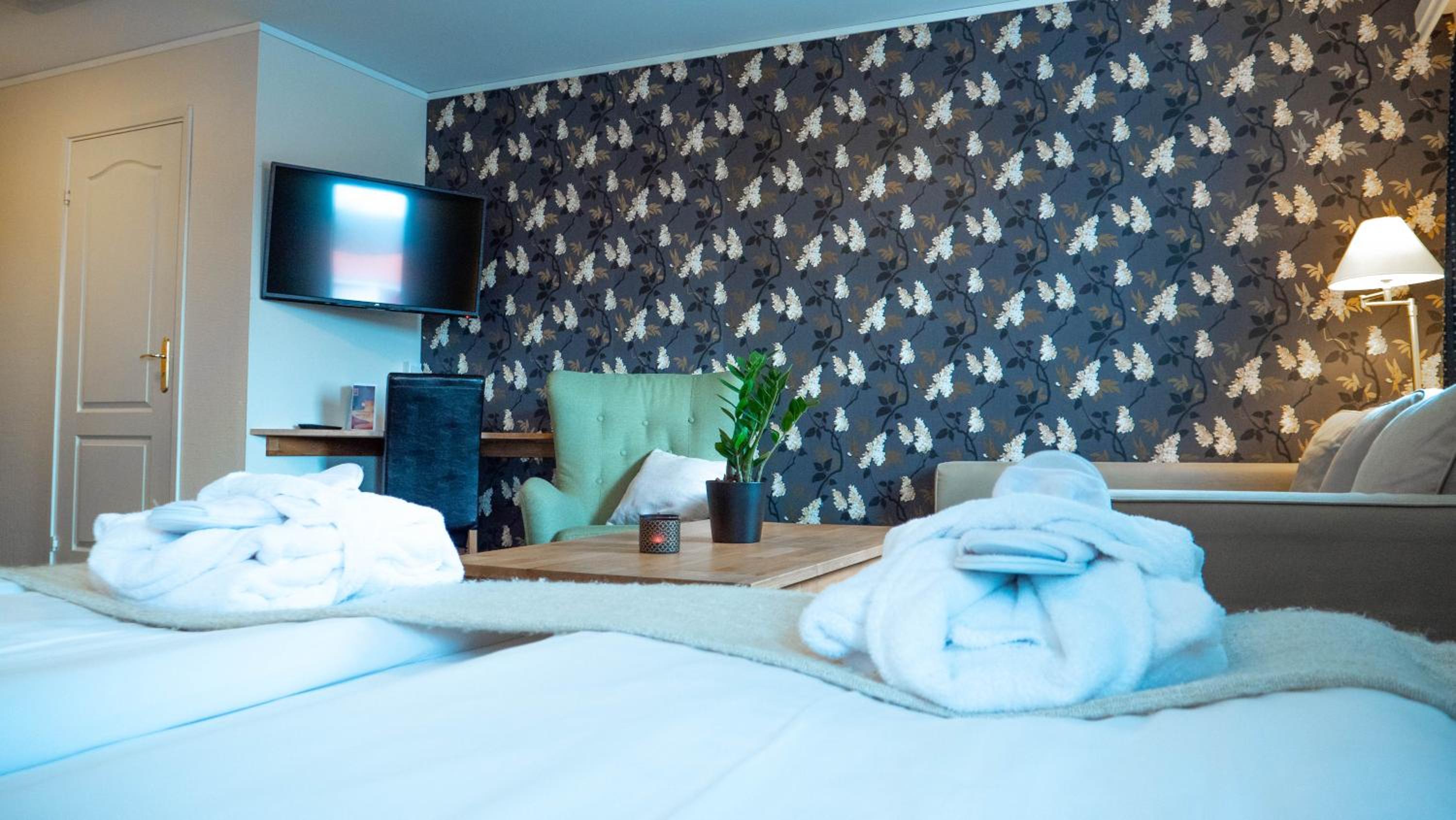 Room Business - Photo 1