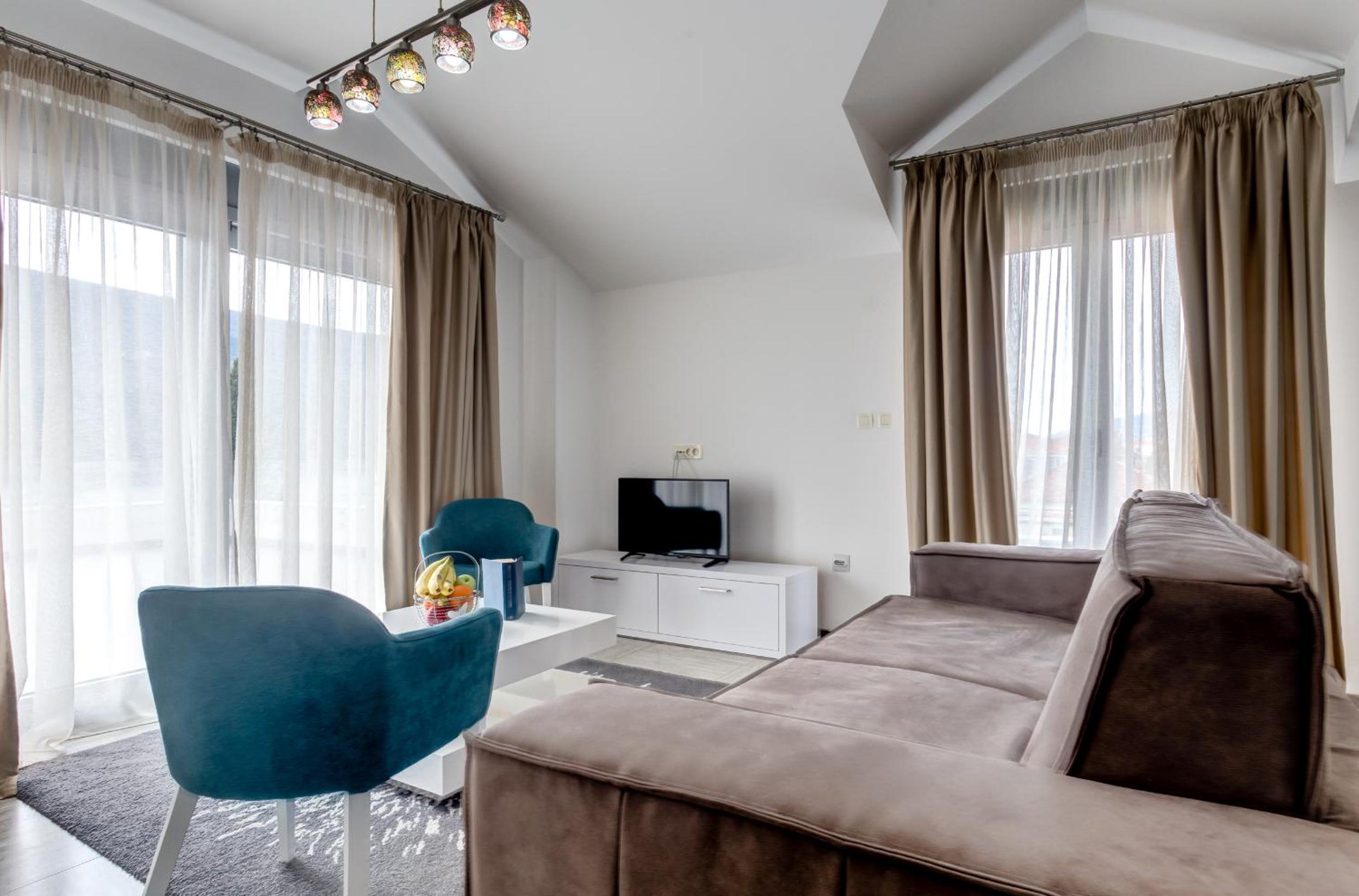 Two-Bedroom Deluxe Apartment with Balcony