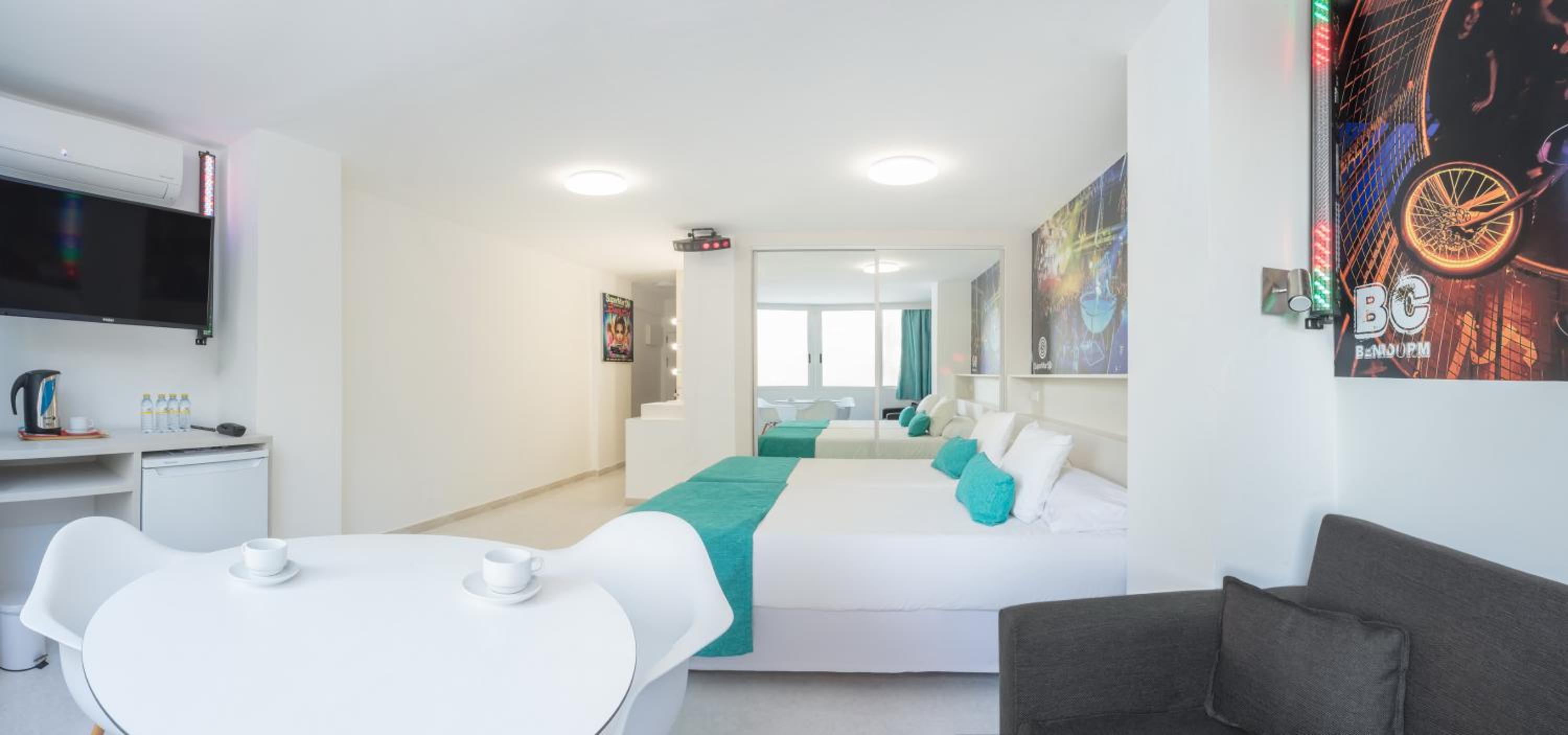 One-Bedroom Apartment (6 Adults) - Photo 6