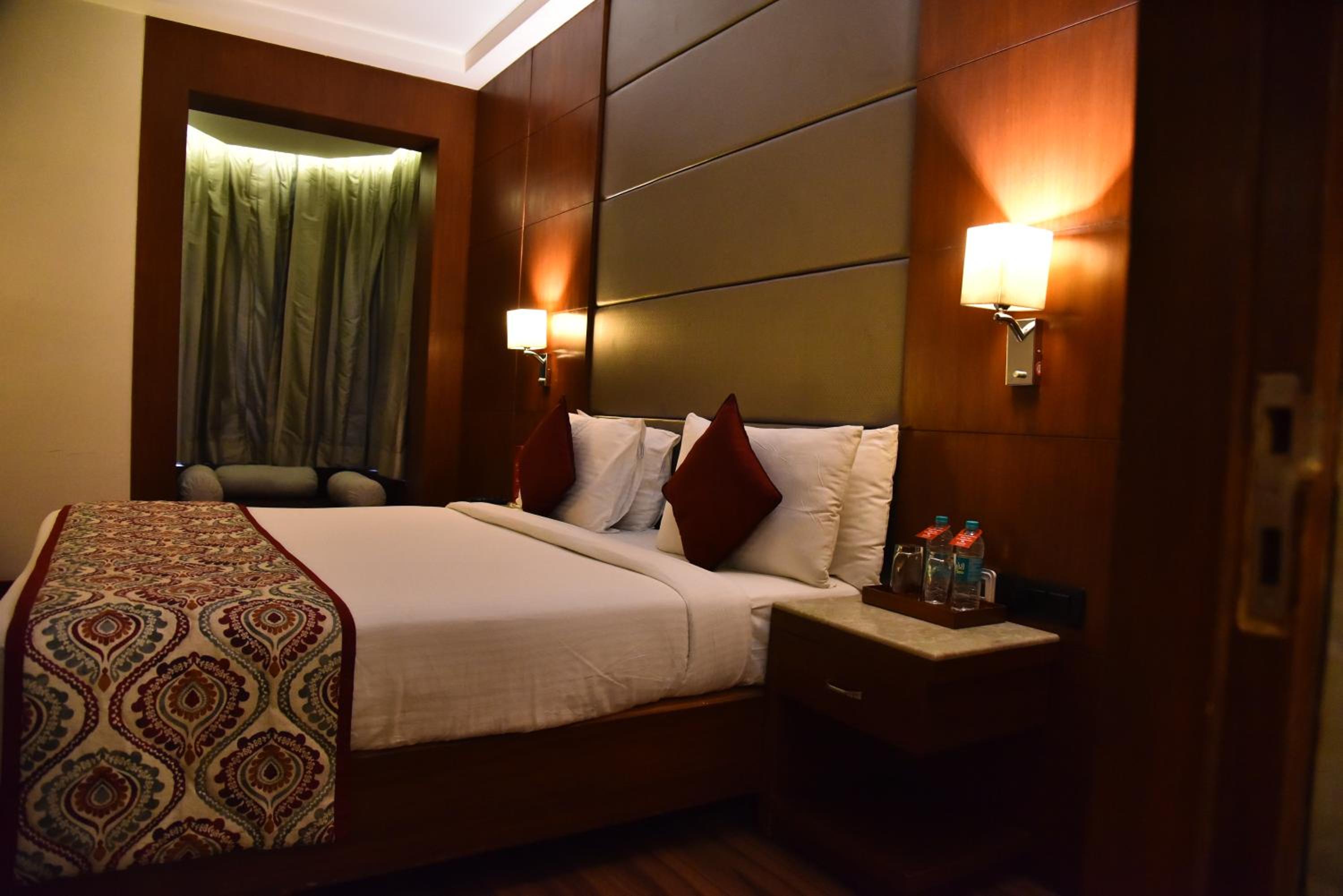 Suite - Photo 3