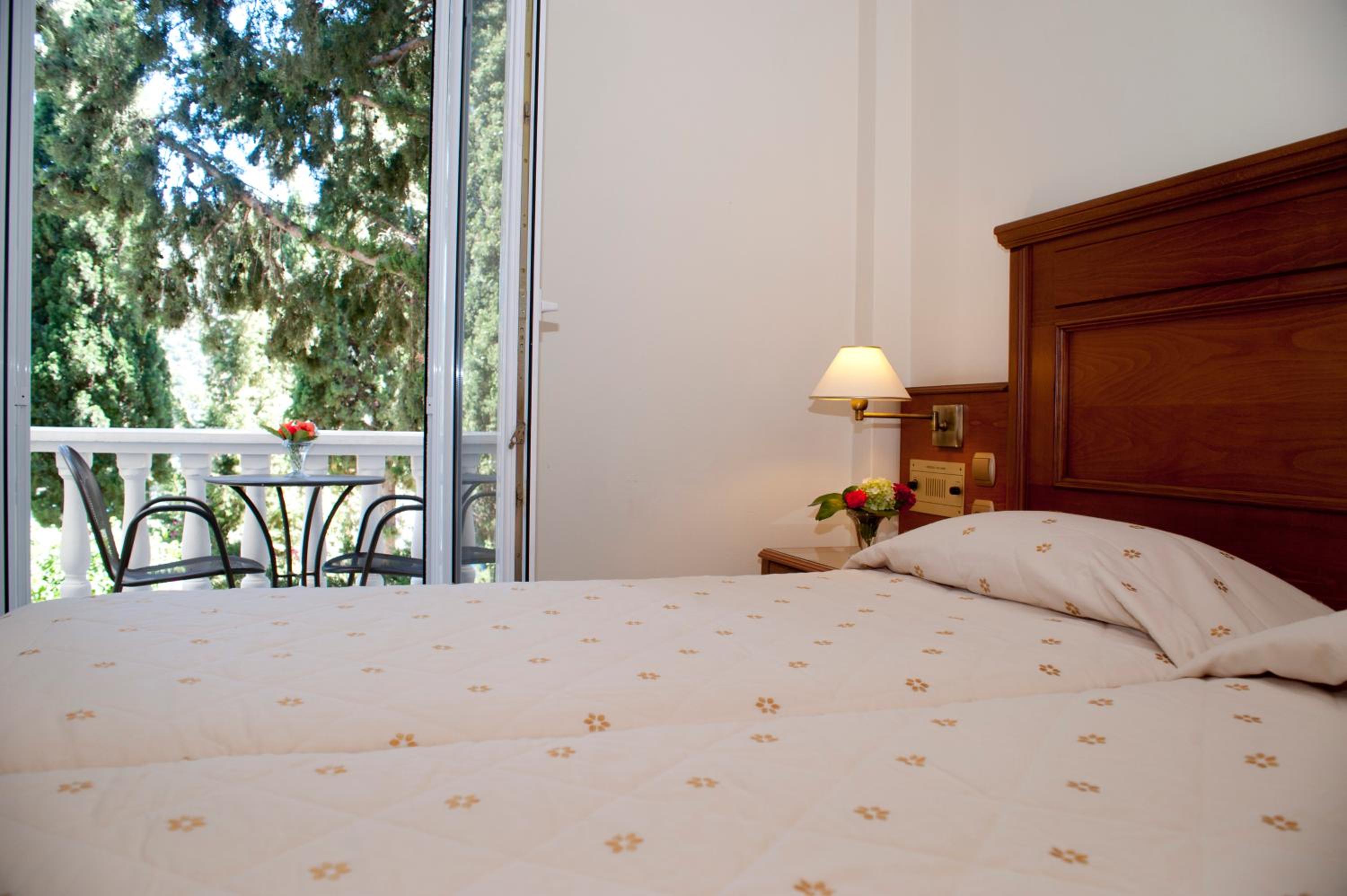 Budget Double Room - Photo 1