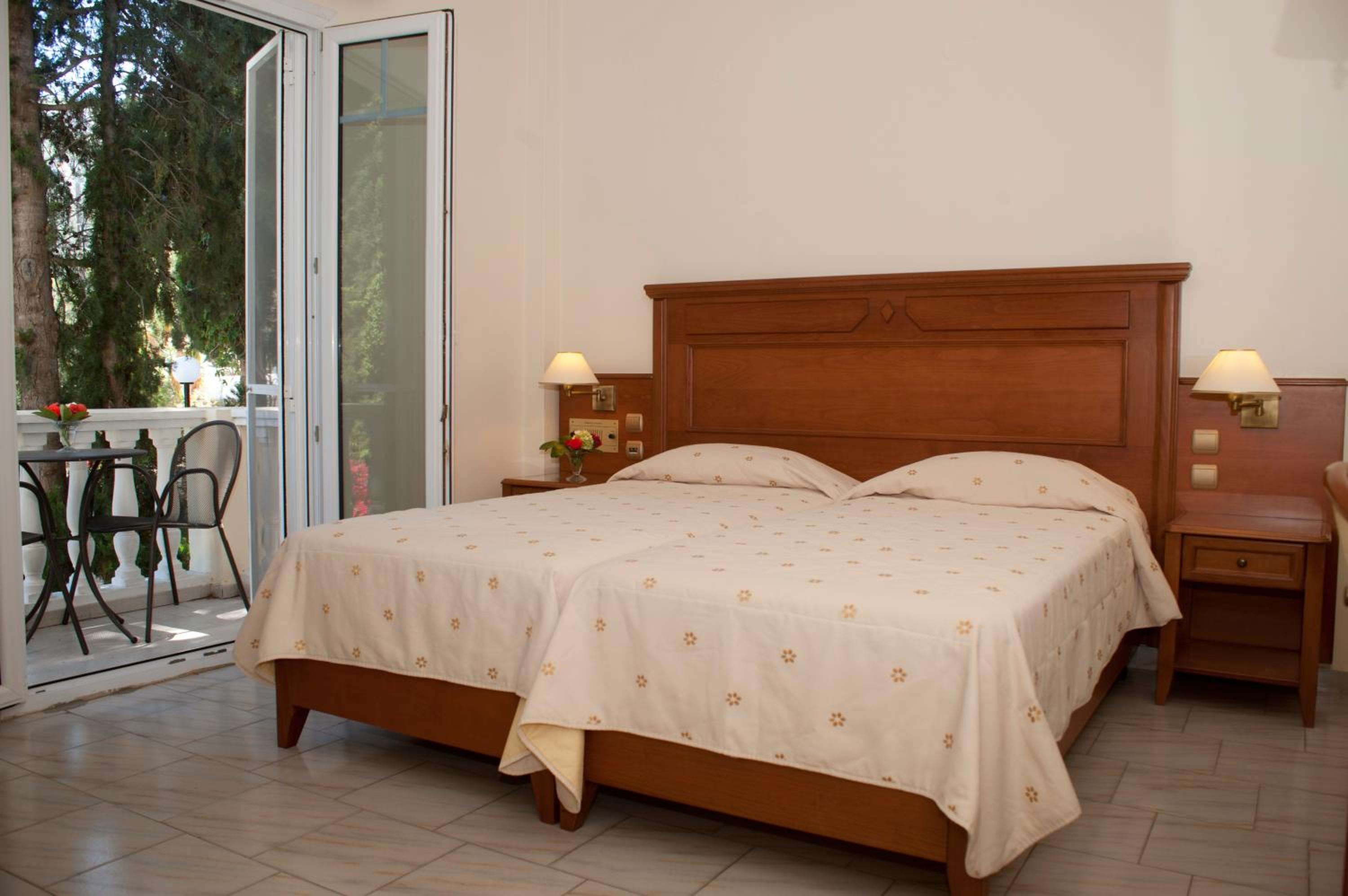 Budget Double Room - Photo 2